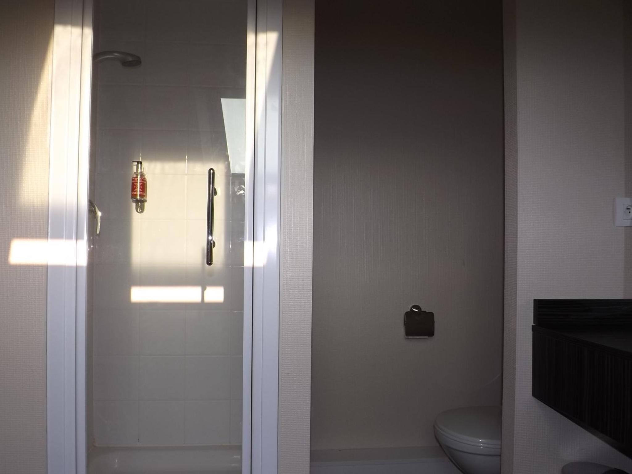 Studio (2 Adults) - Photo 3
