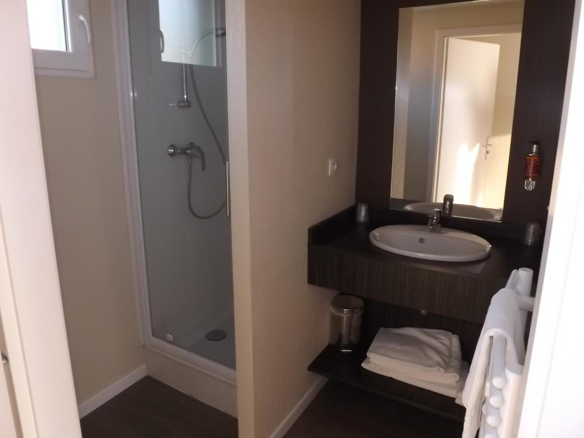 One-Bedroom Apartment (2 Adults + 2 Children) - Photo 4