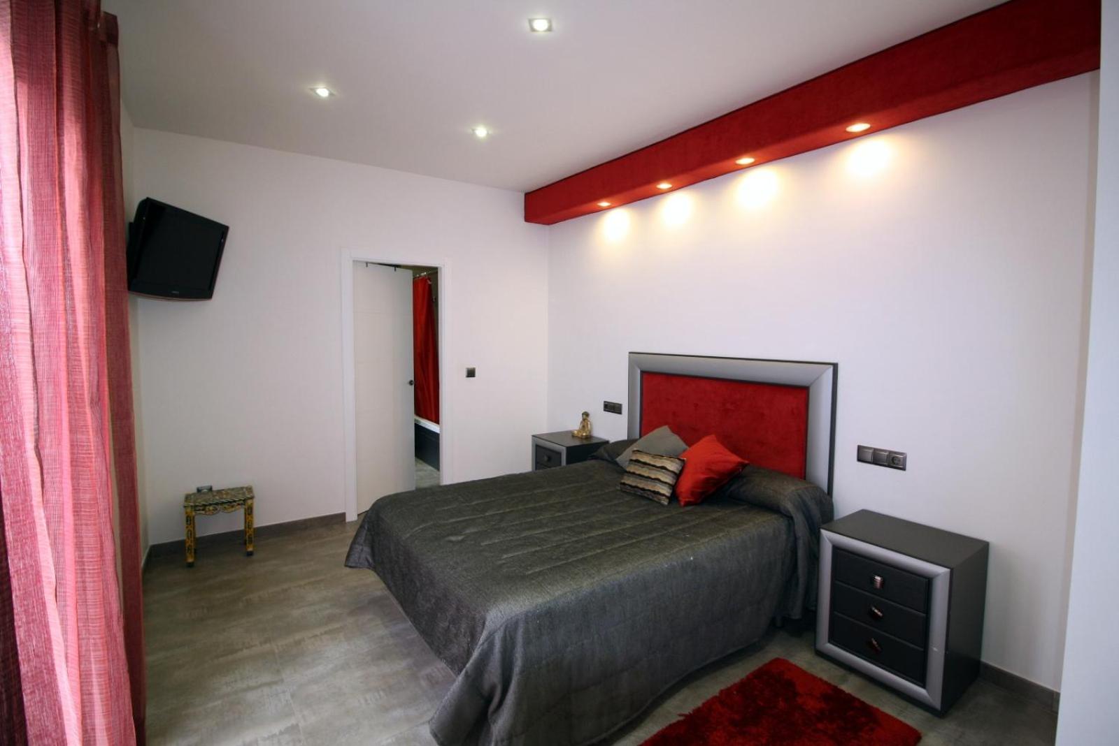 Four-Bedroom House photo 3