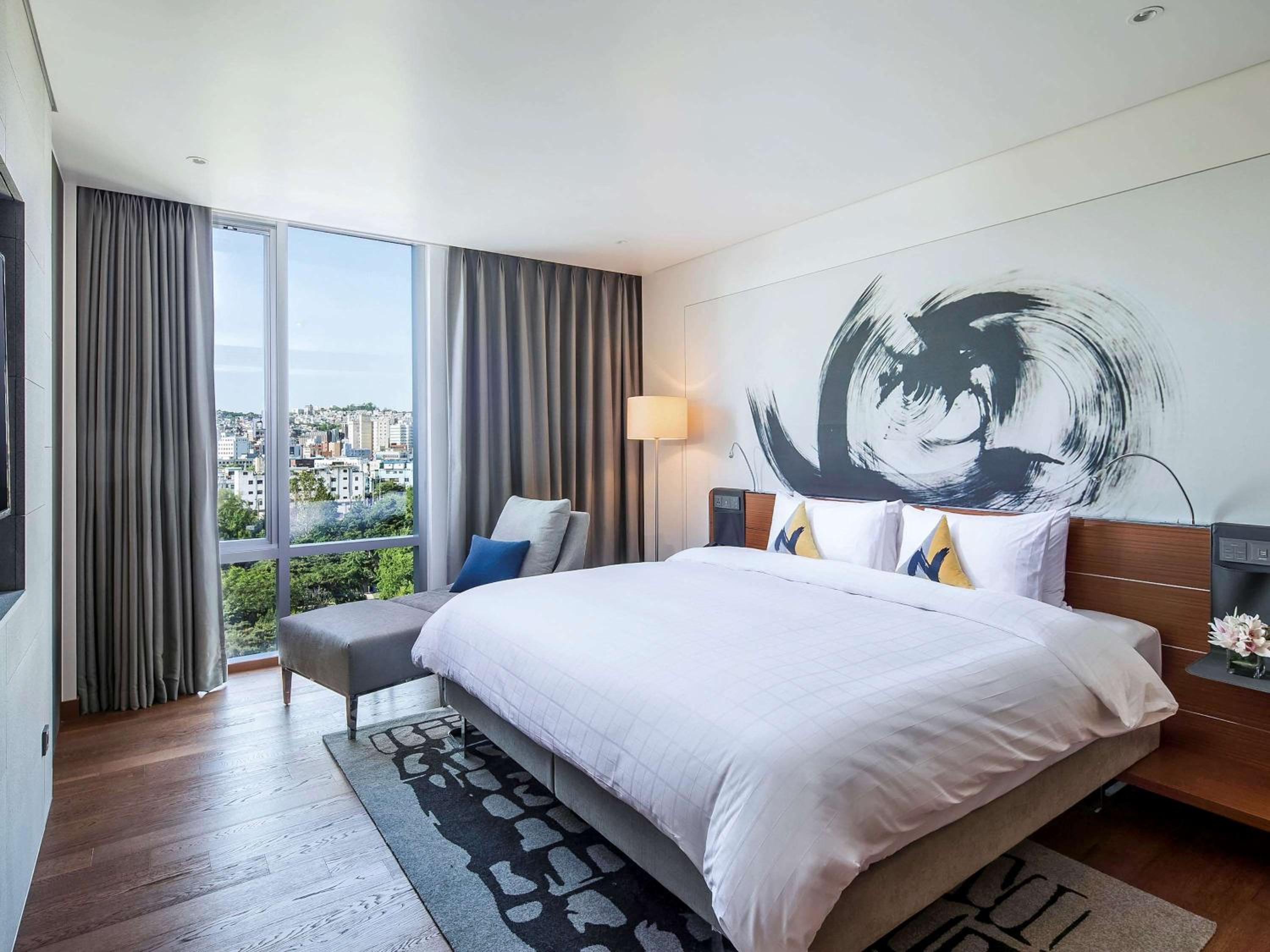 Premier One-Bedroom King Residence