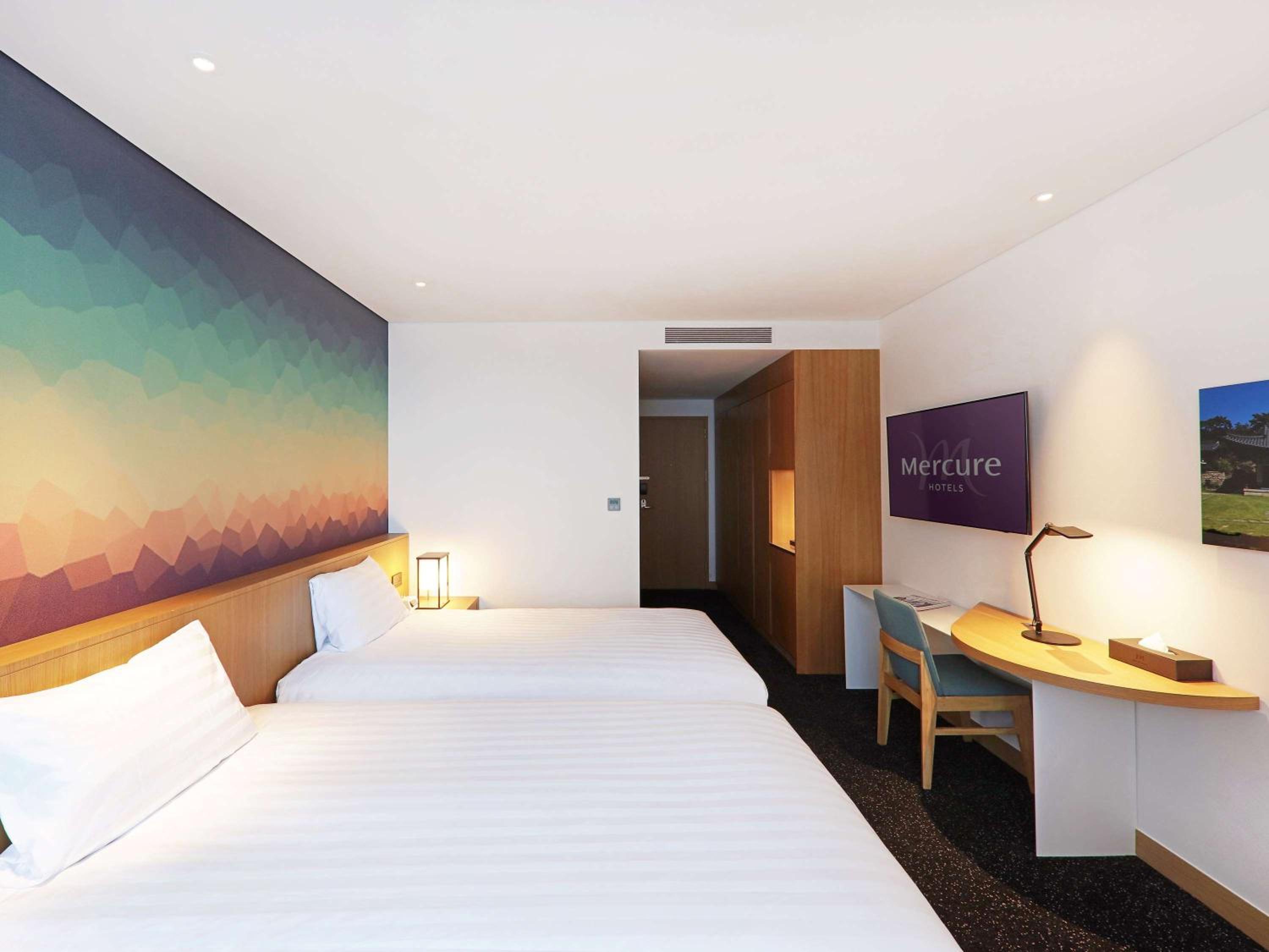 Superior Twin Room with Partial Ocean View - Photo 7