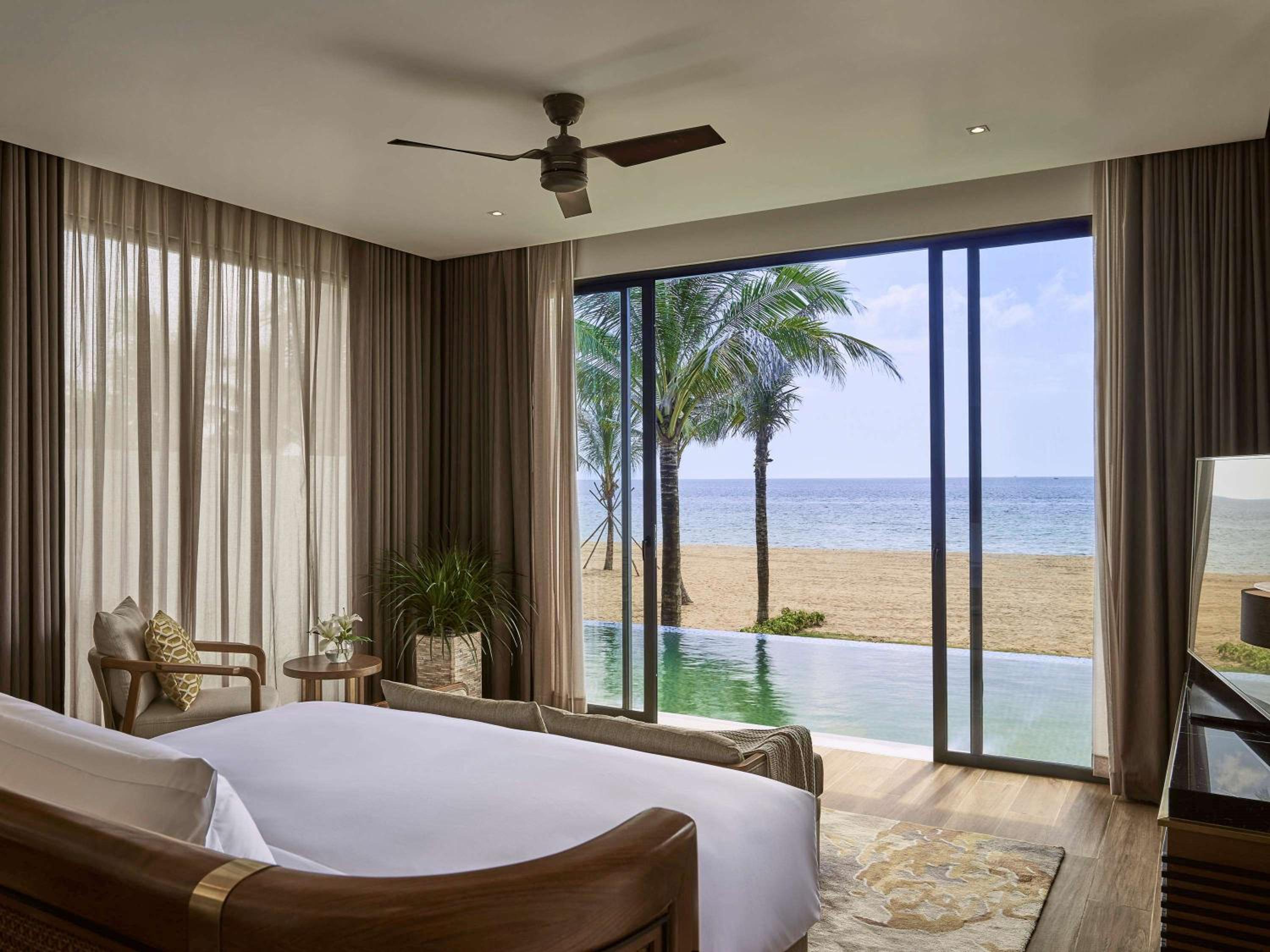 Three-Bedroom Beach Front Villa with Private Pool - Photo 6