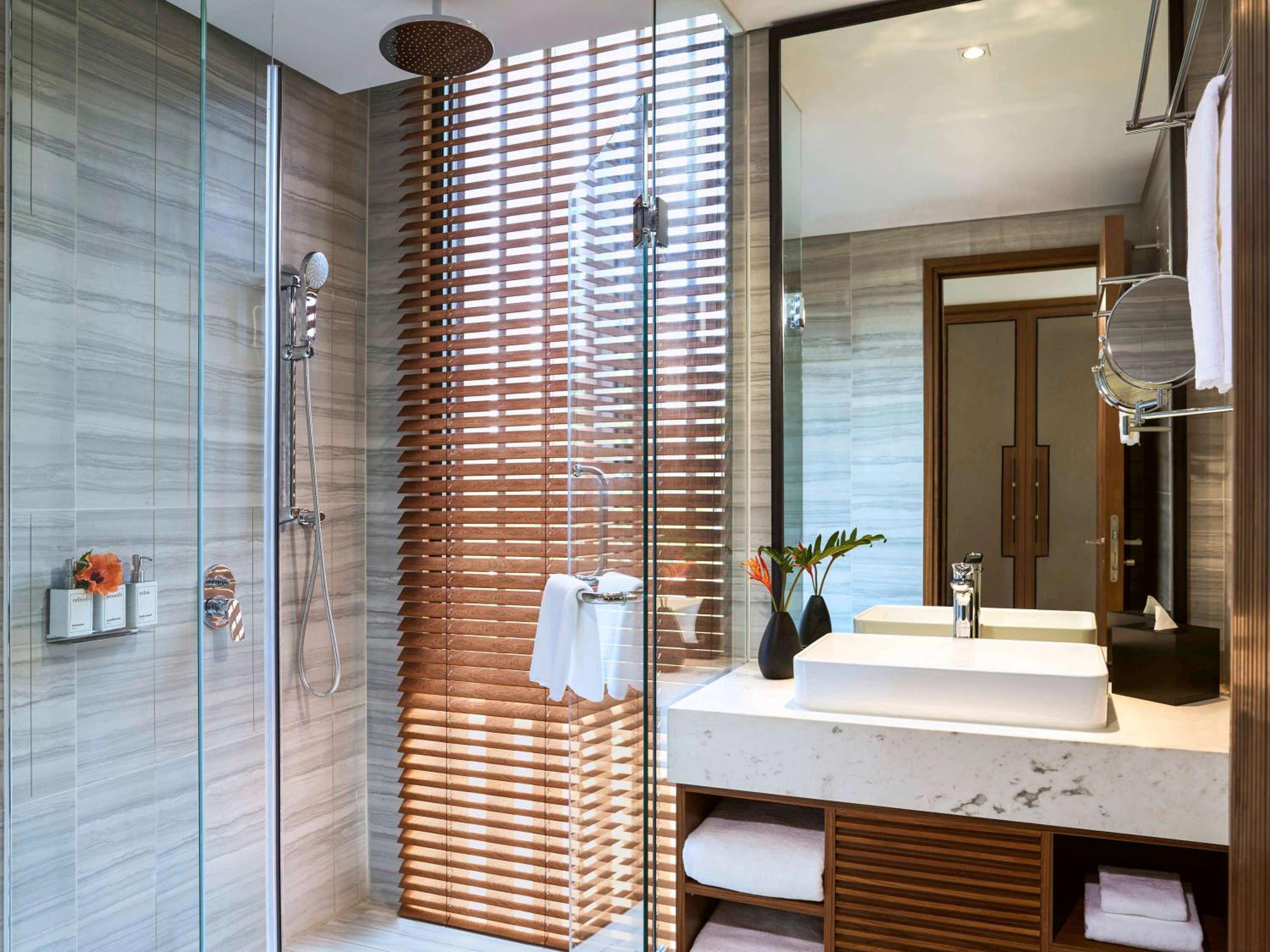 Two-Bedroom Villa with Private Pool and Lake View - Photo 10