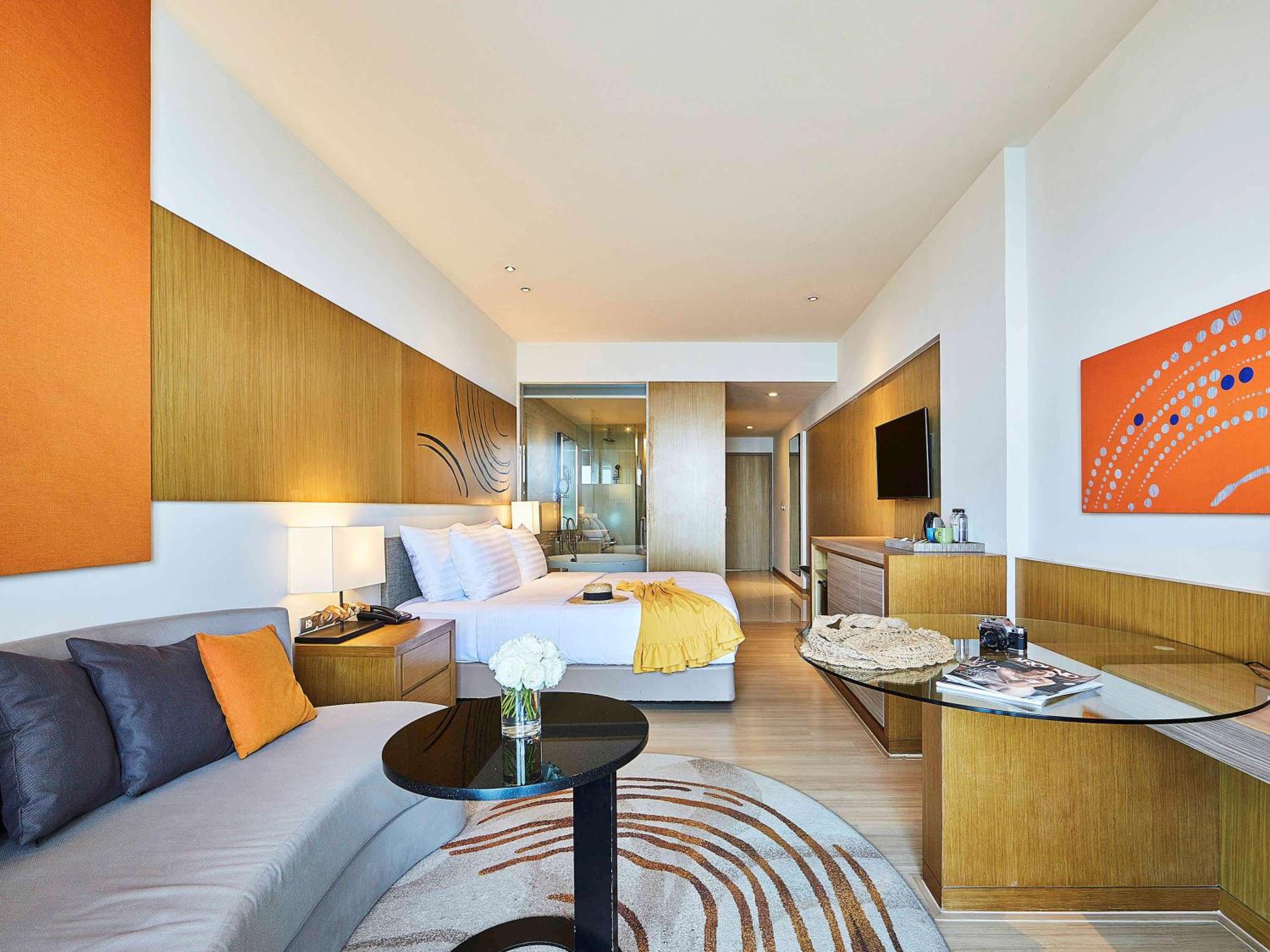 Deluxe King Room with Sea View - Photo 1