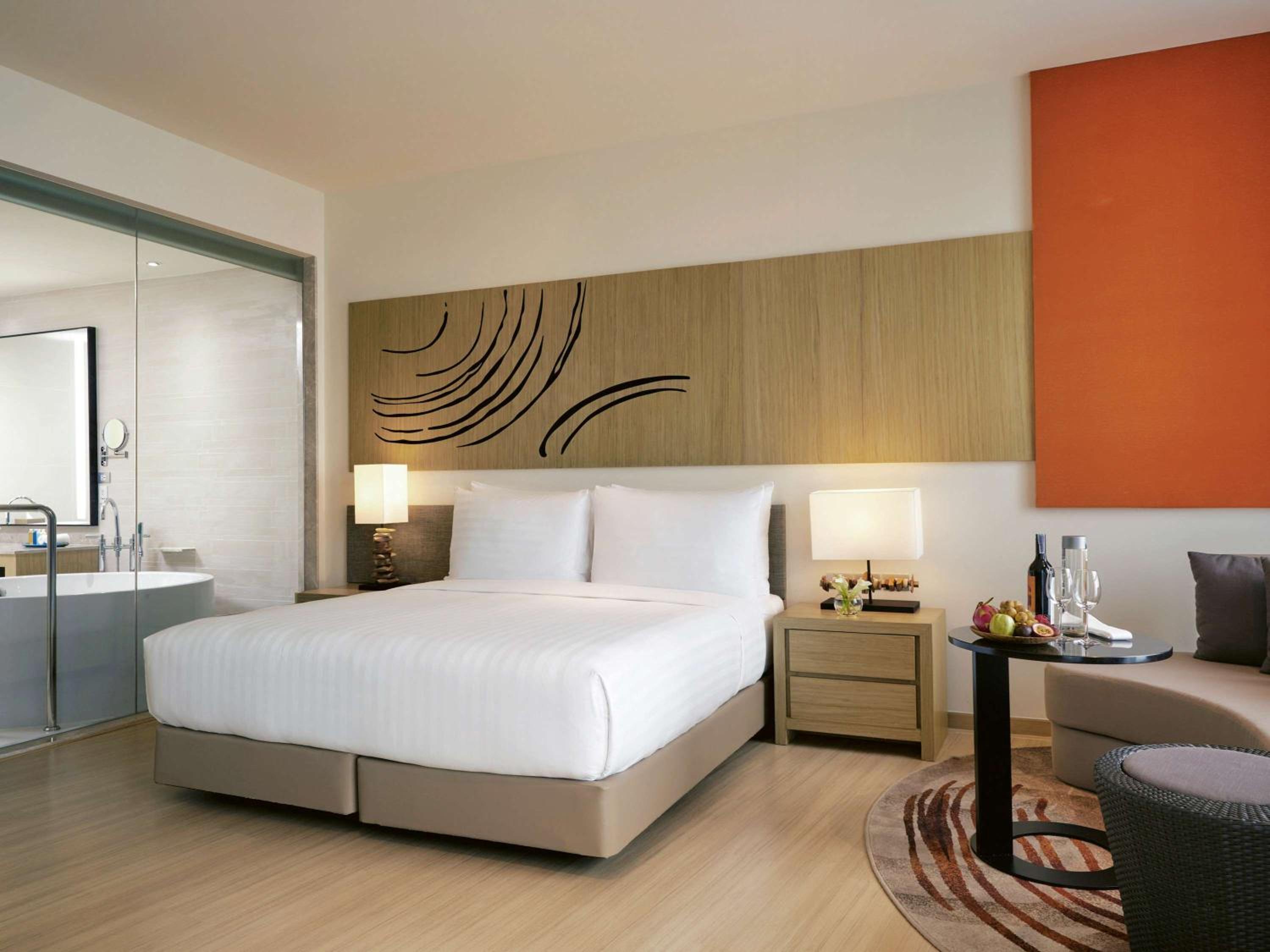 Junior King Suite with Sea View - Photo 10