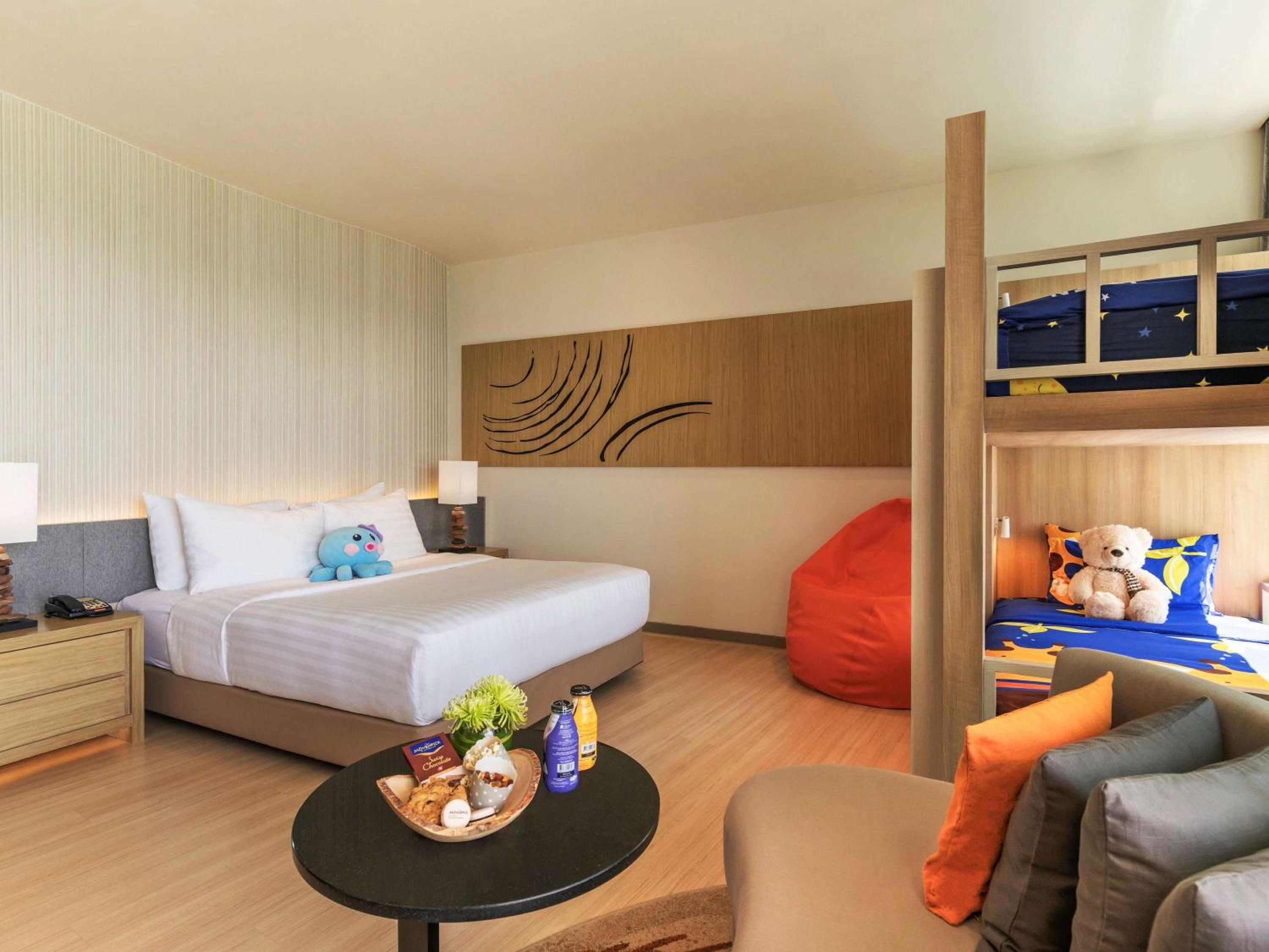 Family Room with Sea View - Photo 7