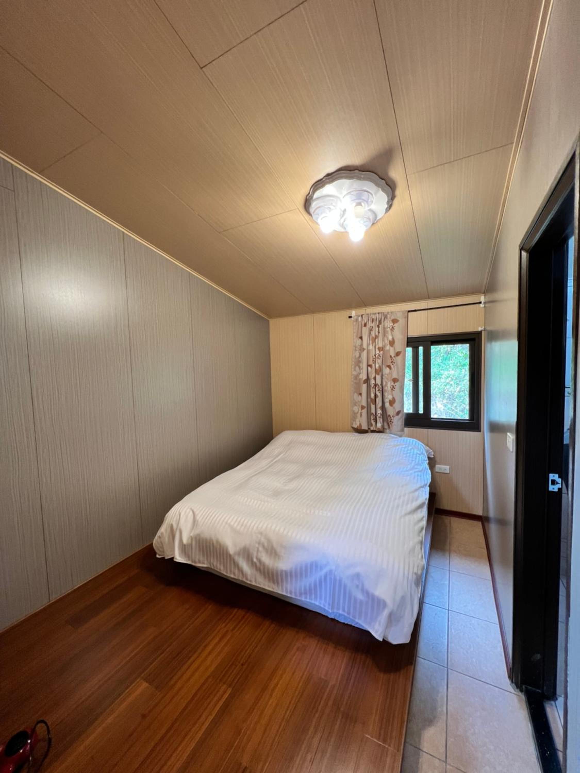 Deluxe Double Room with Shower