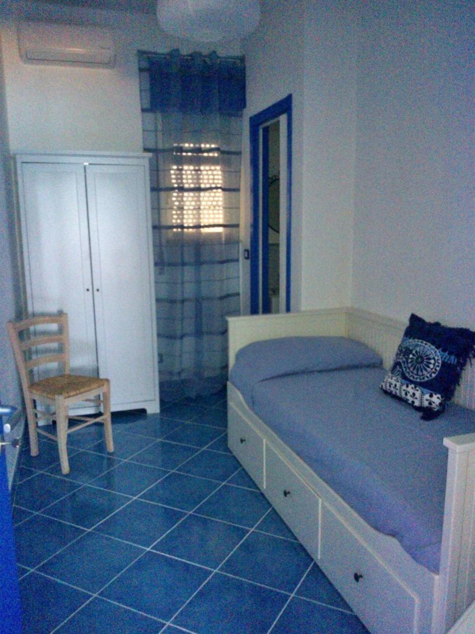 Single Room with Private Bathroom photo 1