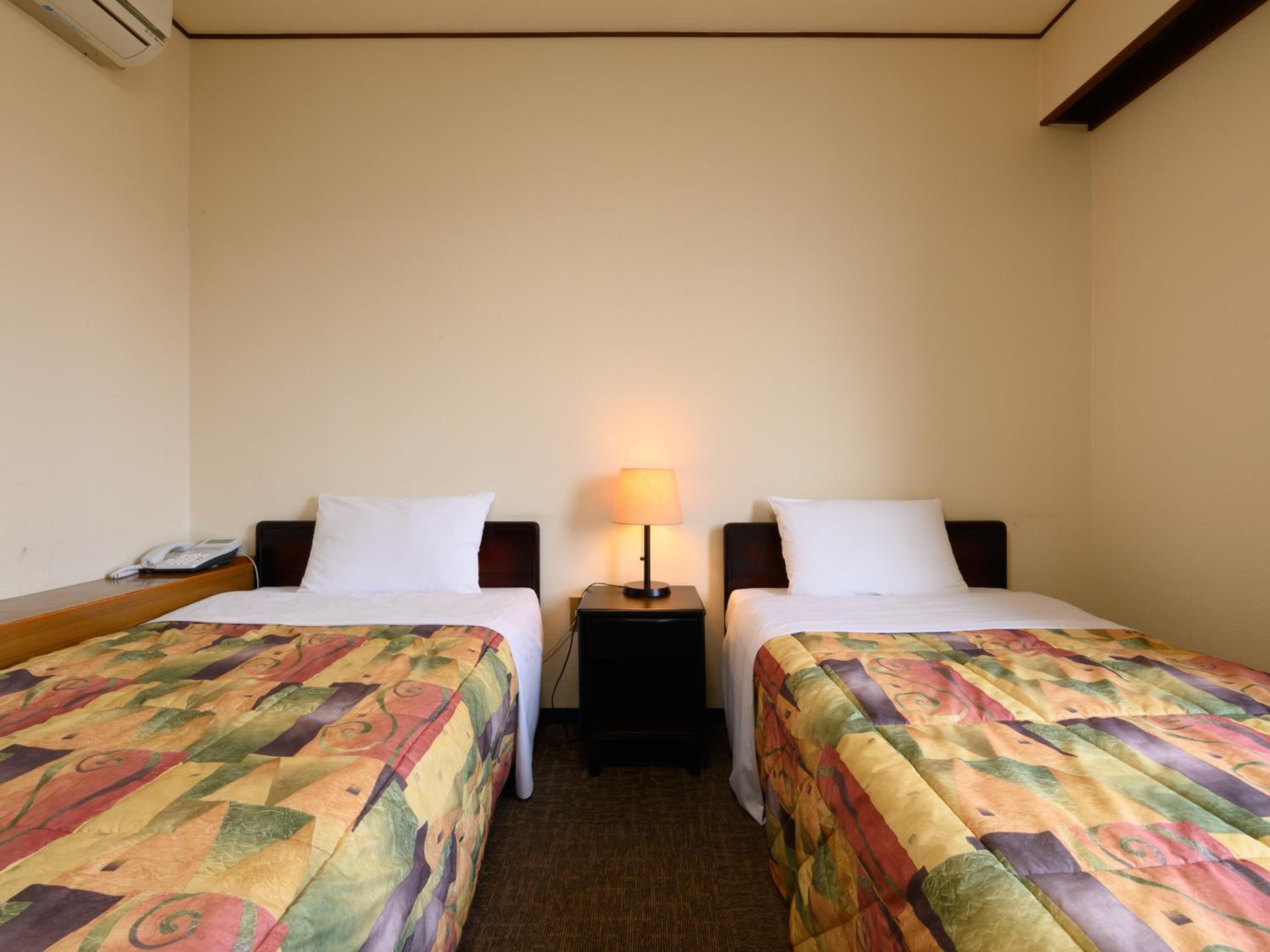 Standard Twin Room photo 2