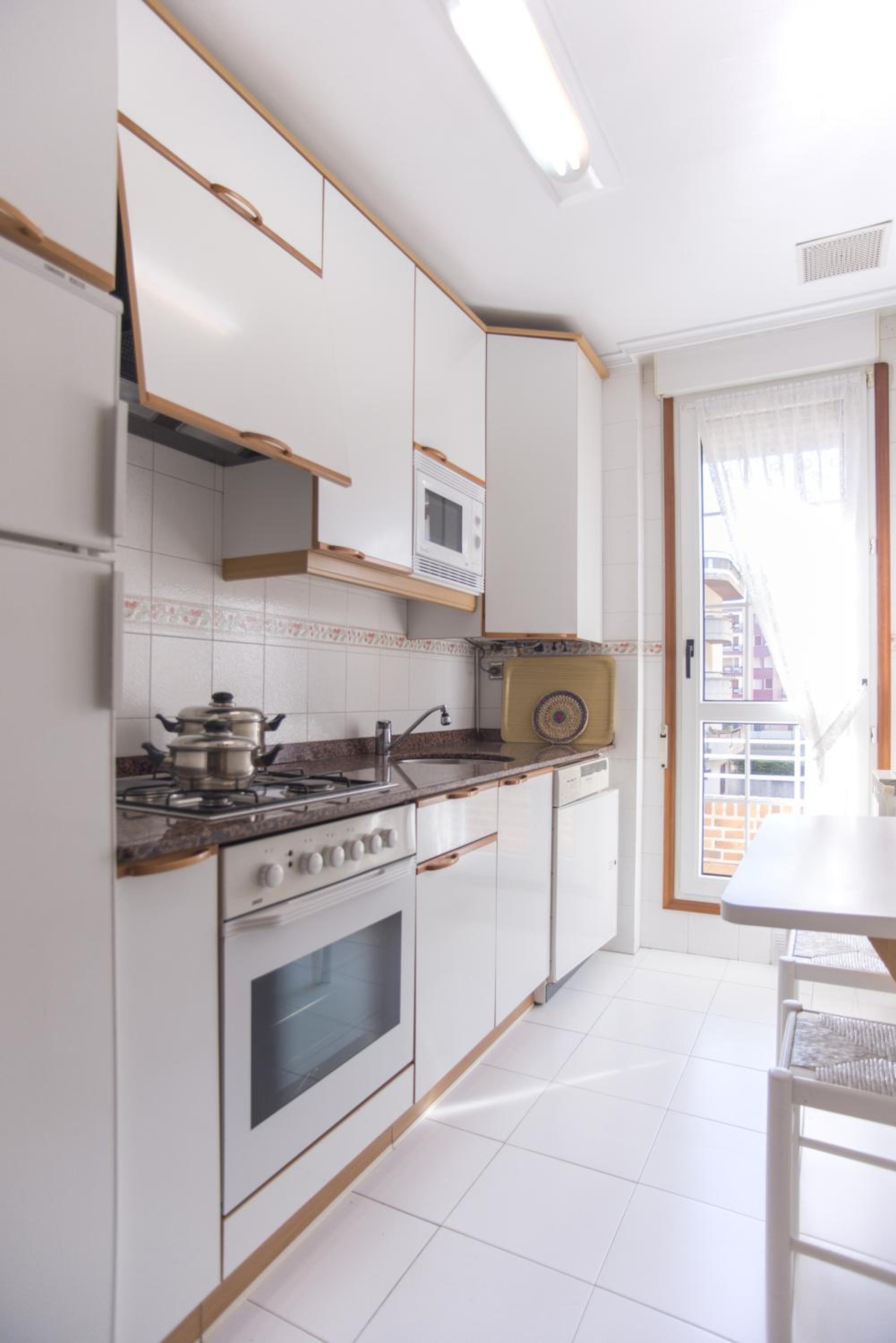 Two-Bedroom Apartment (4-5 Adults)