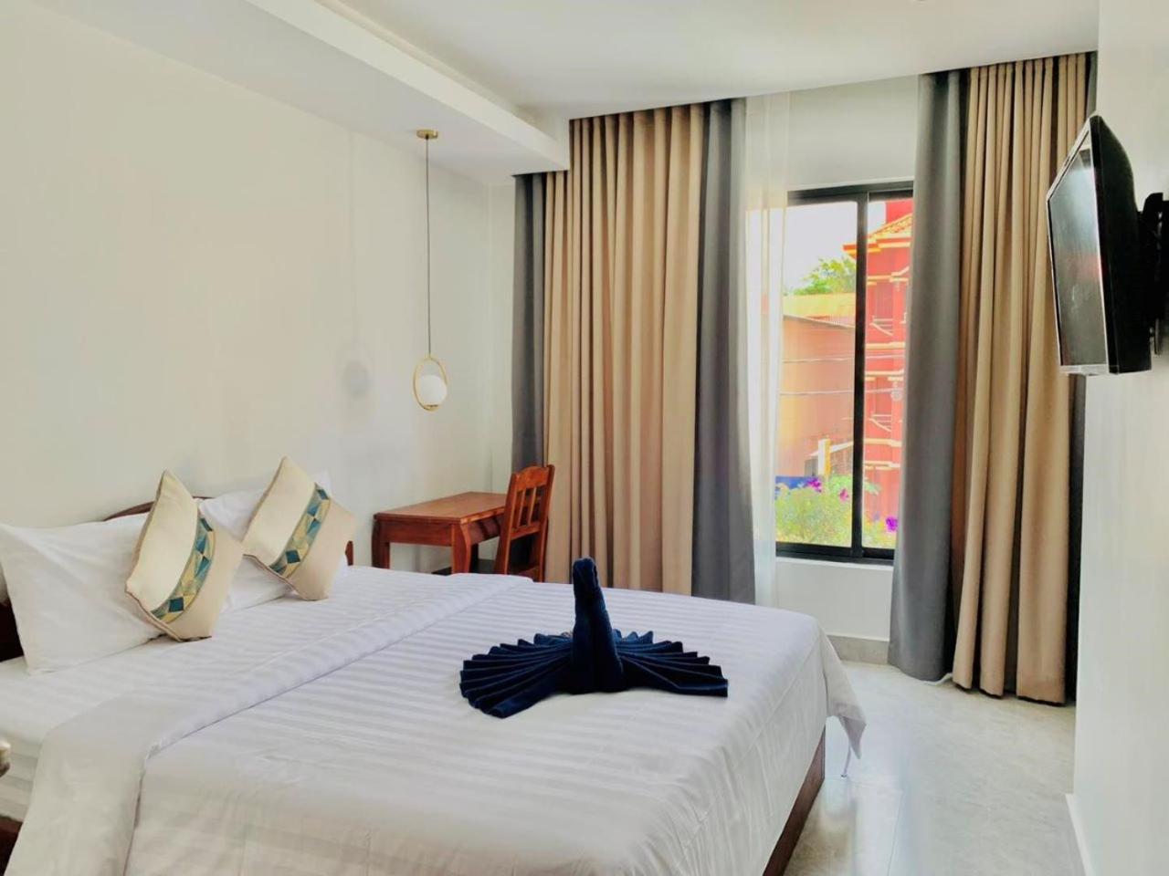 Double Room - Photo 6