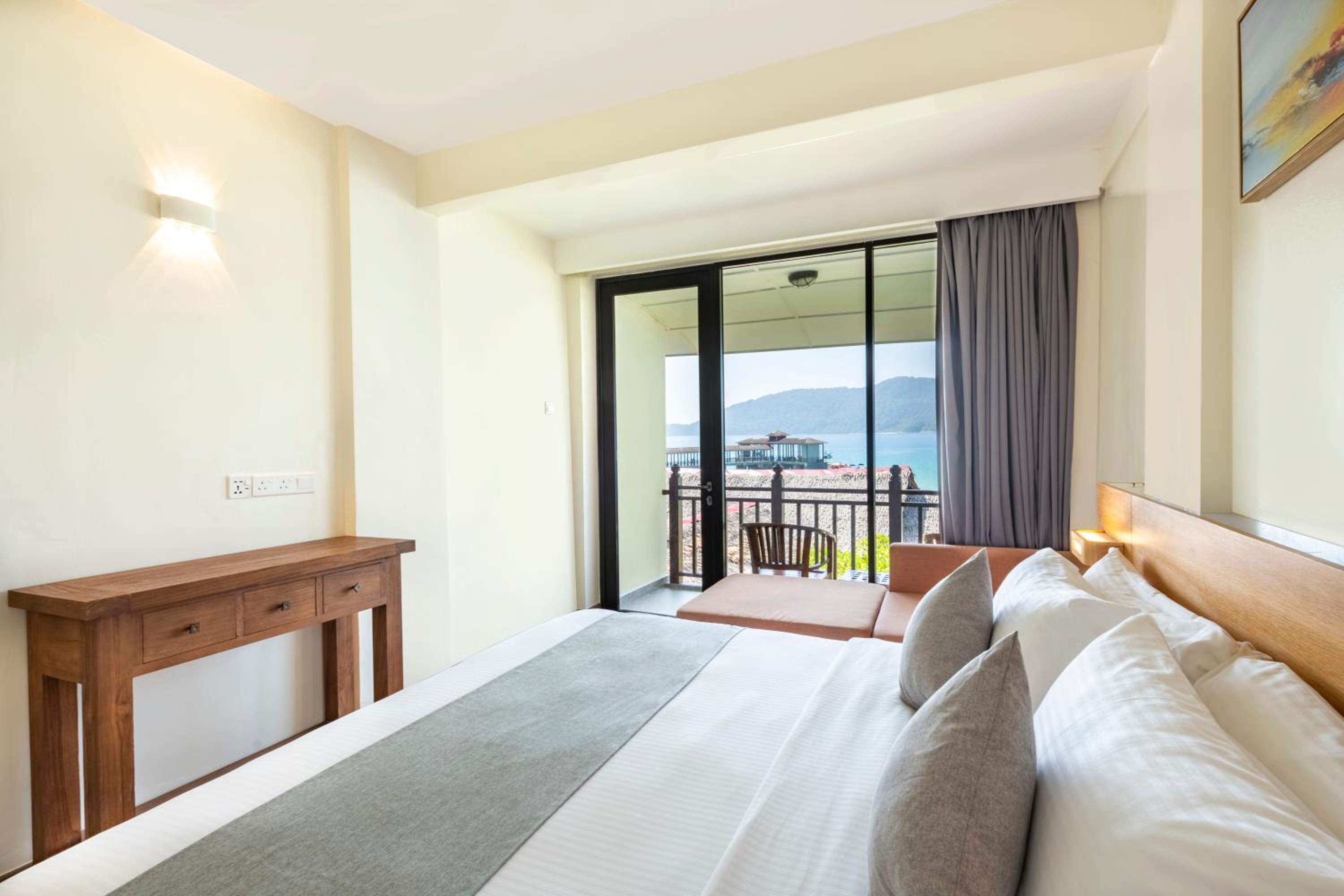 Deluxe Room - Partial Seaview - Photo 1