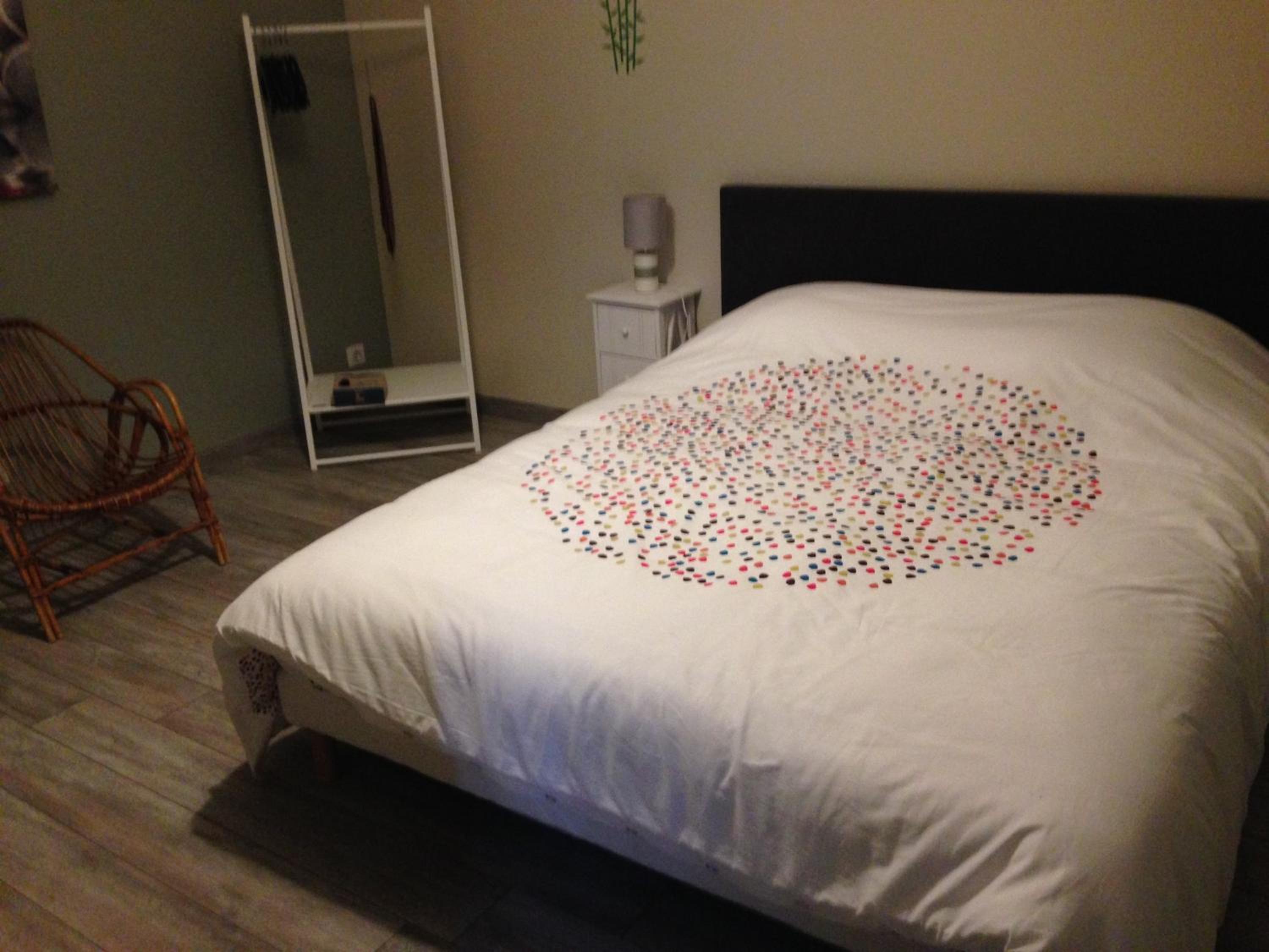One-Bedroom Apartment - Photo 1