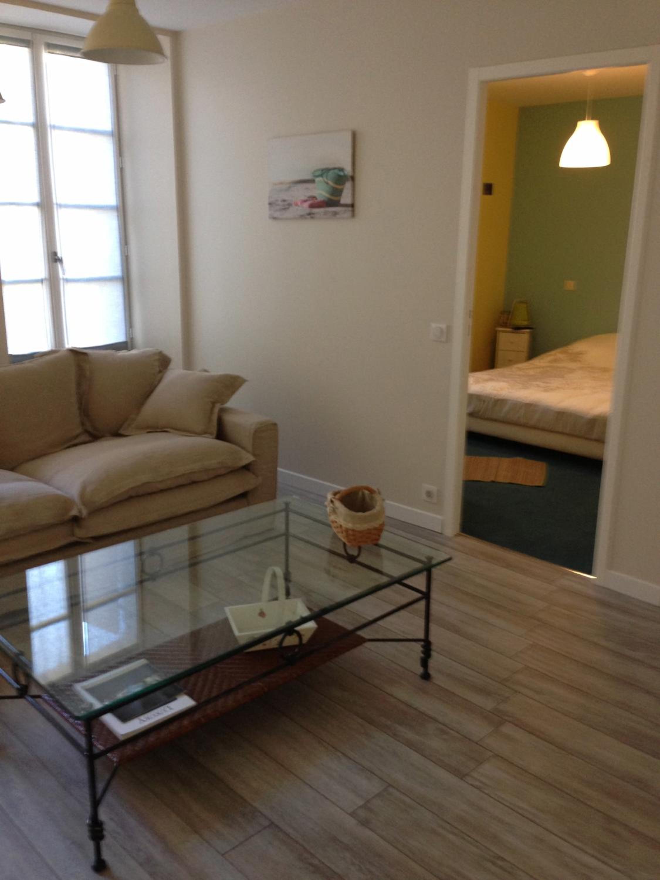 Apartment - Ground Floor - Photo 1