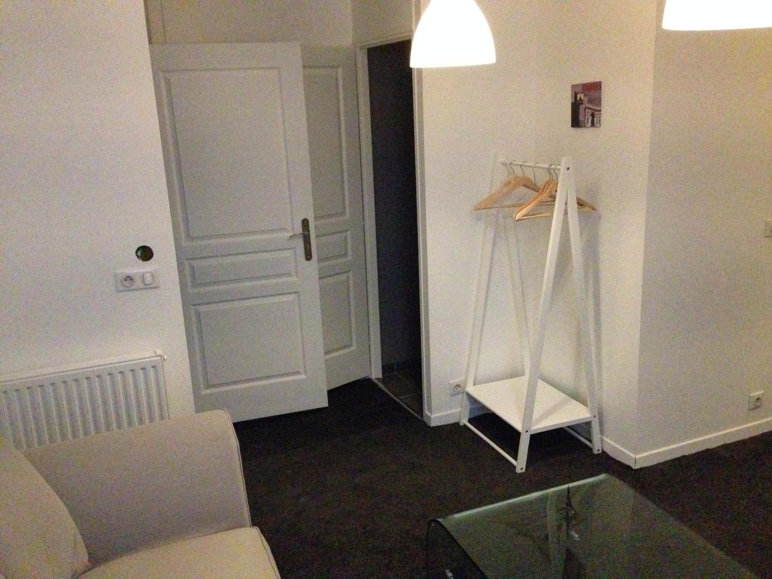 One-Bedroom Apartment photo 3