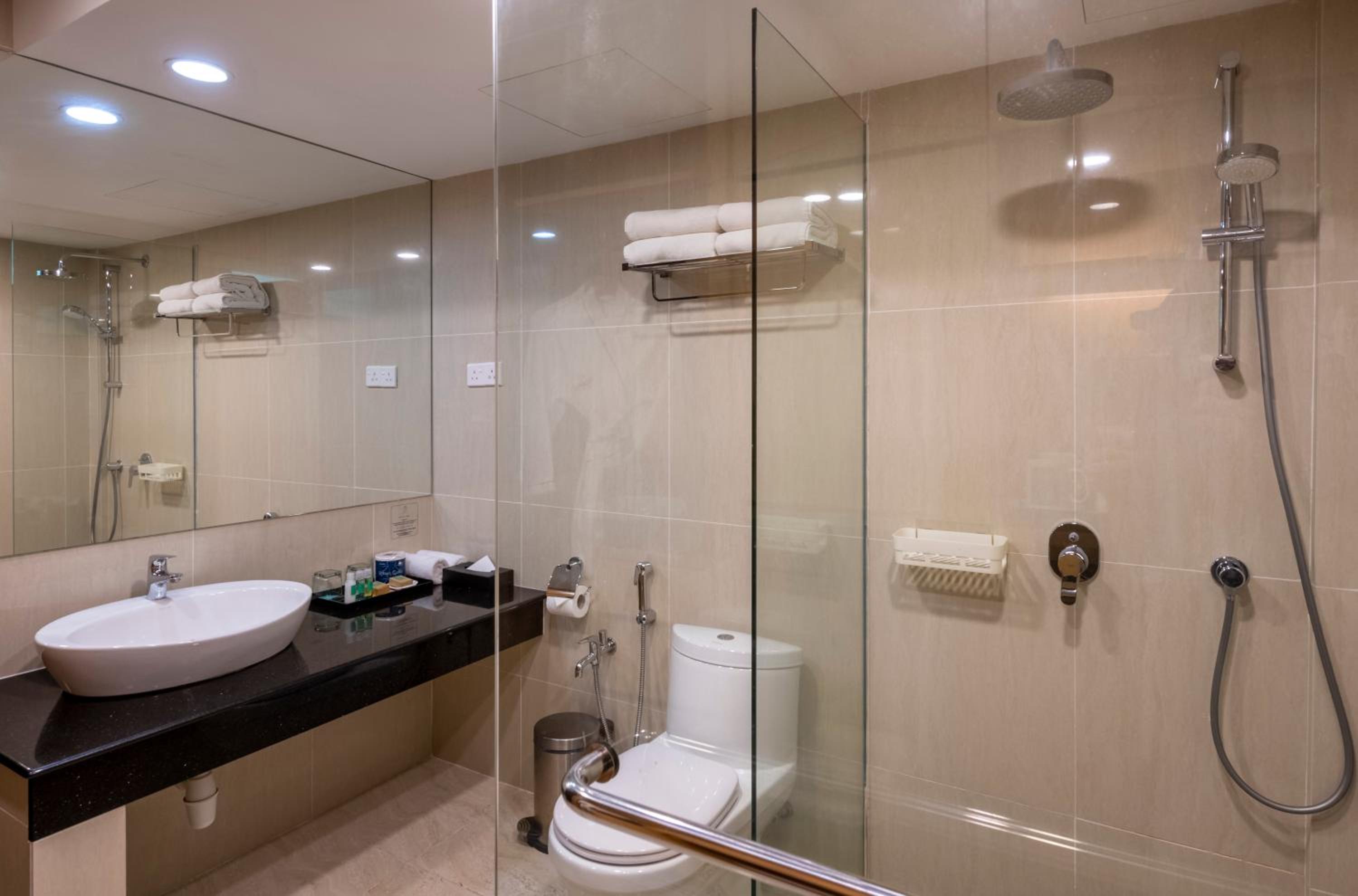 Deluxe Room - Partial Seaview - Photo 6