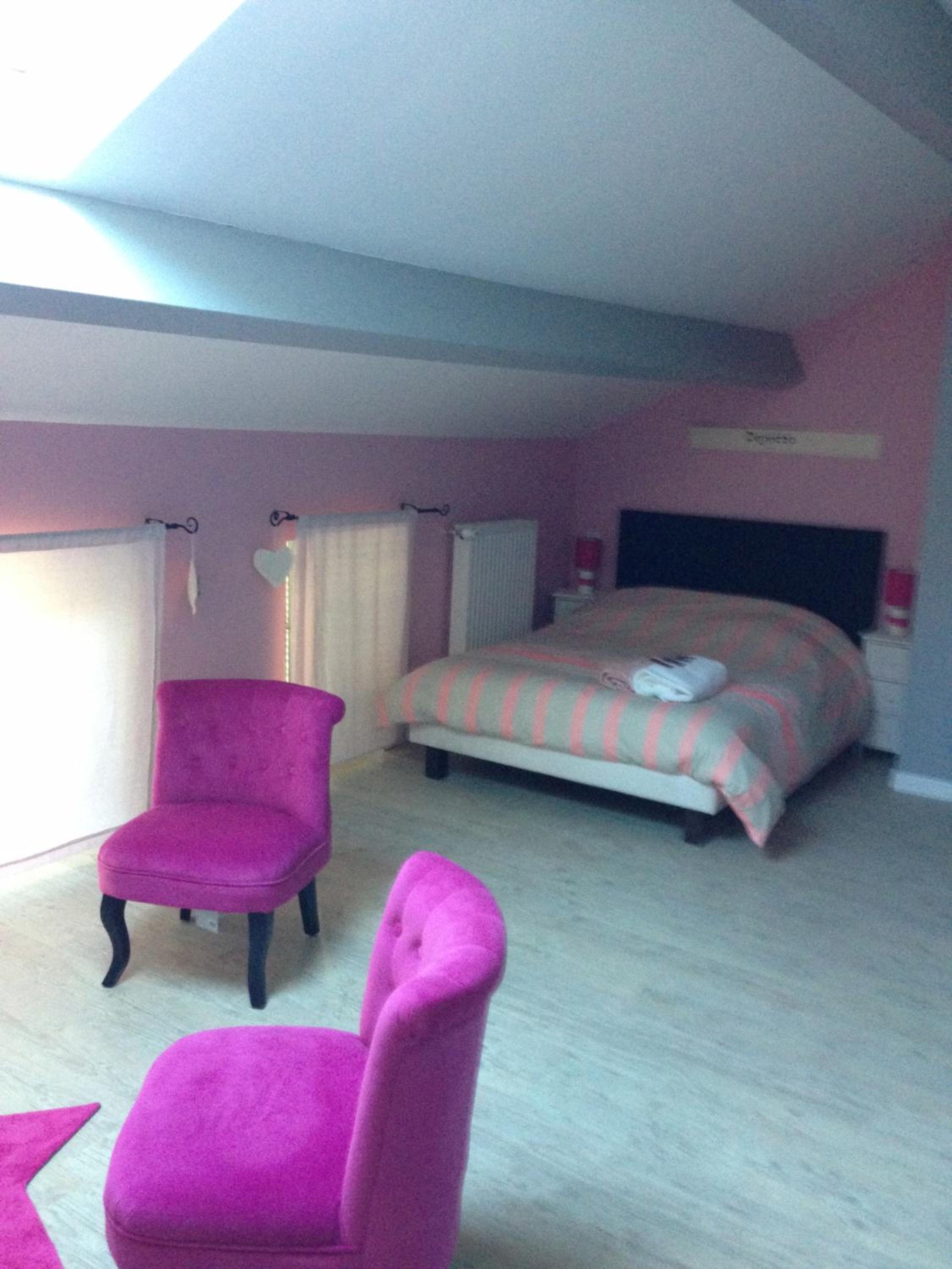 One-Bedroom Apartment photo 3