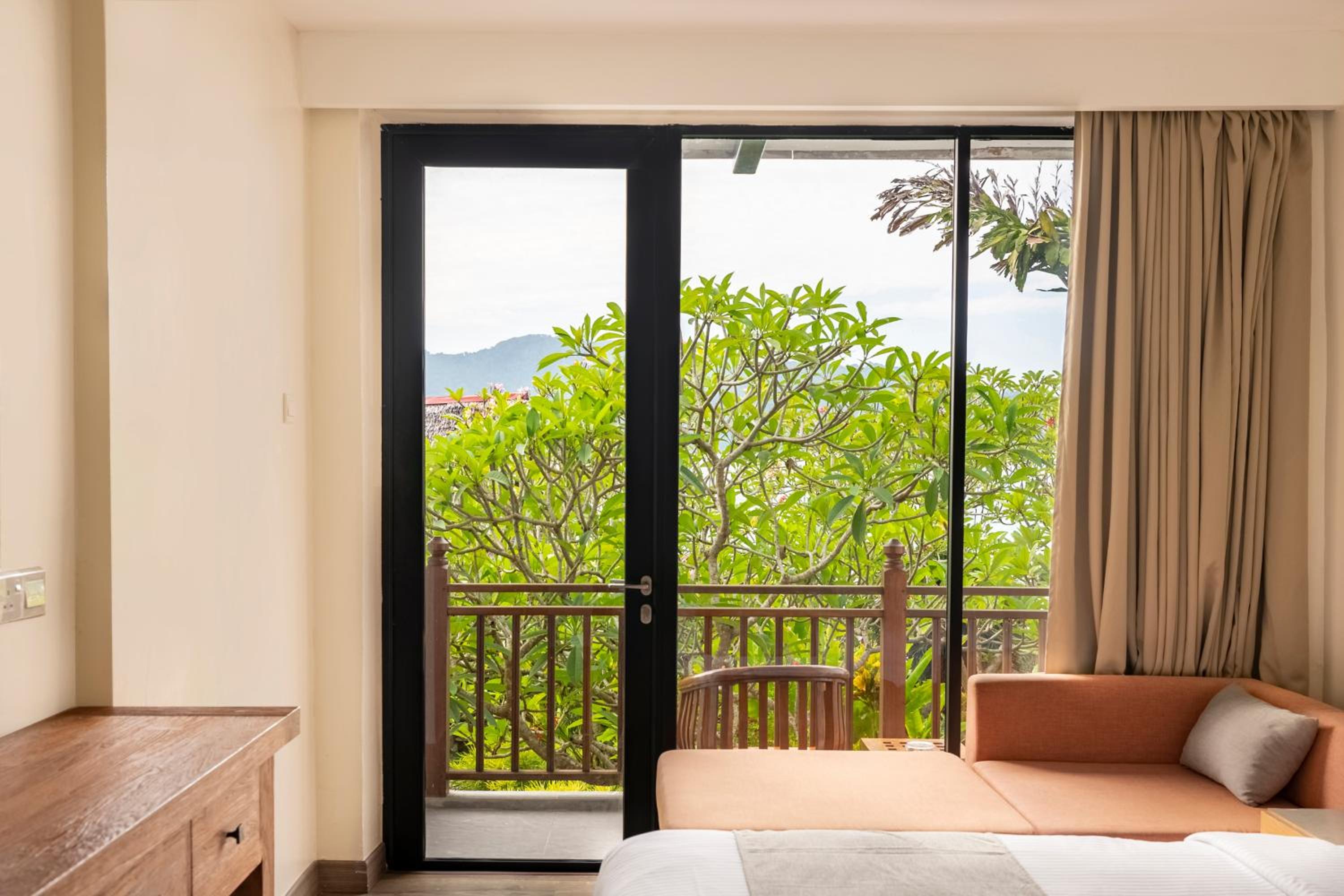 Deluxe Room - Partial Seaview - Photo 3
