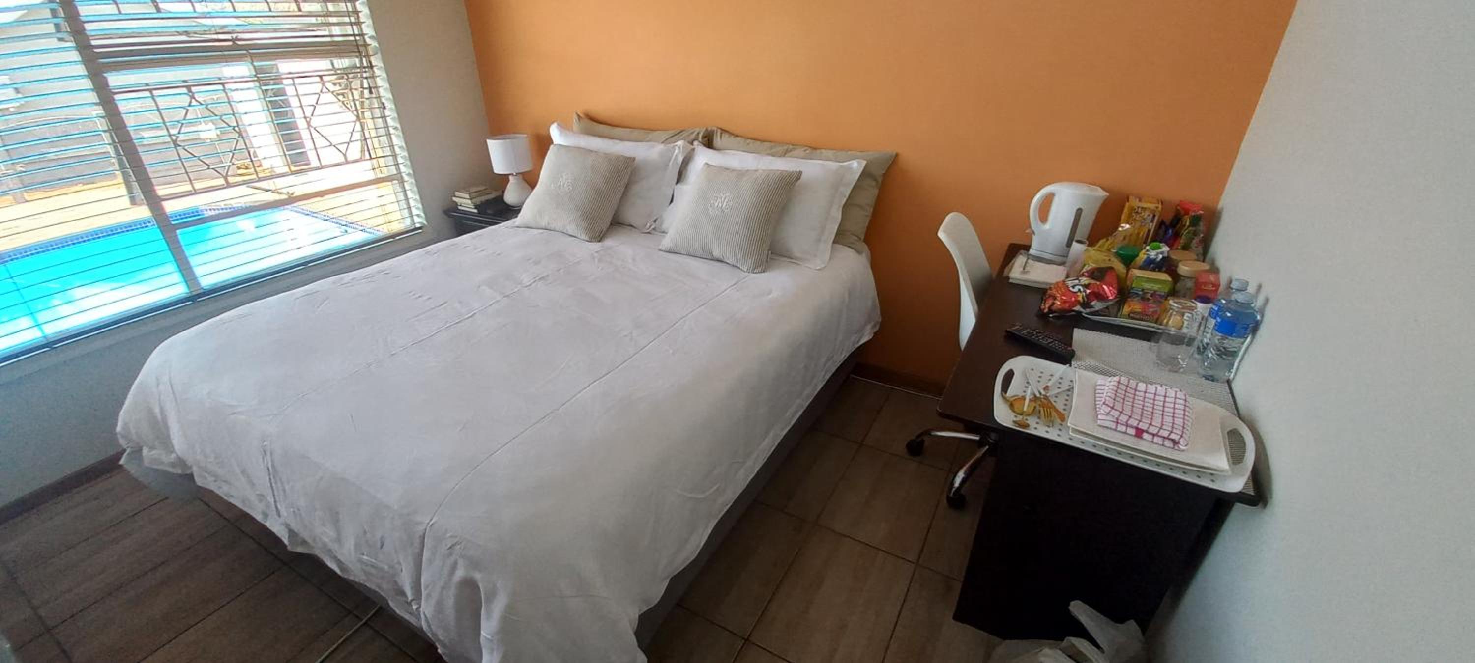 Standard Queen Room