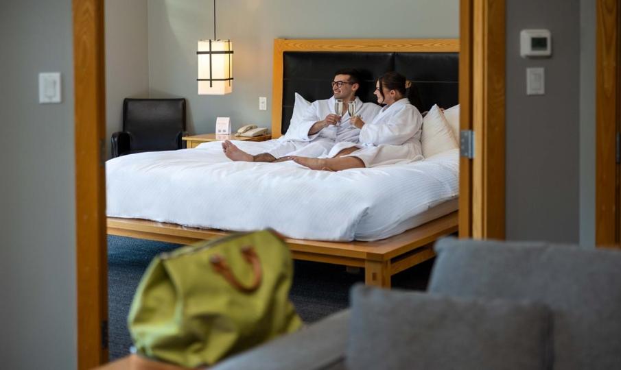 One-Bedroom King Suite with Sea View (4 Adults) - Photo 5