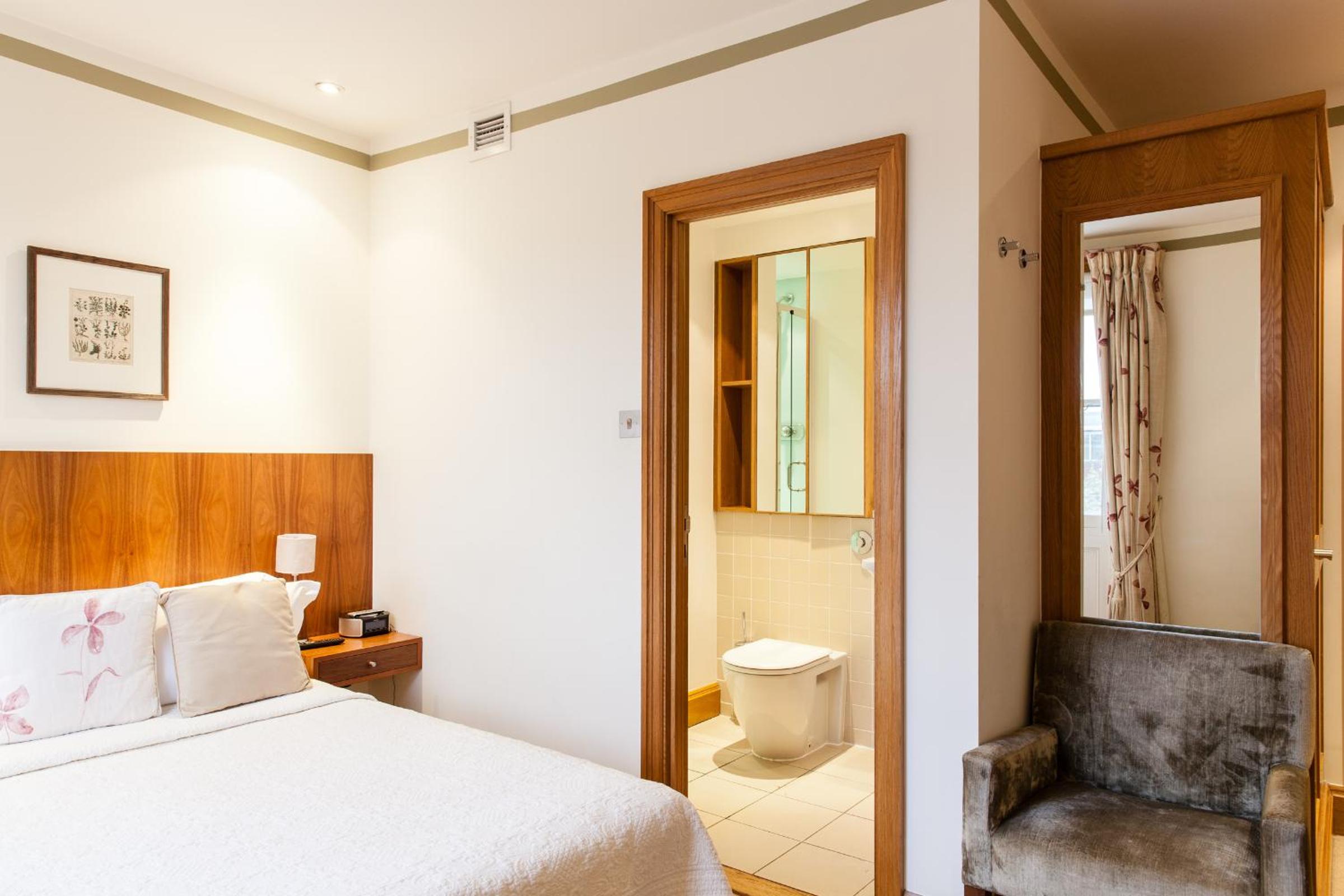 Standard Double Room photo 2