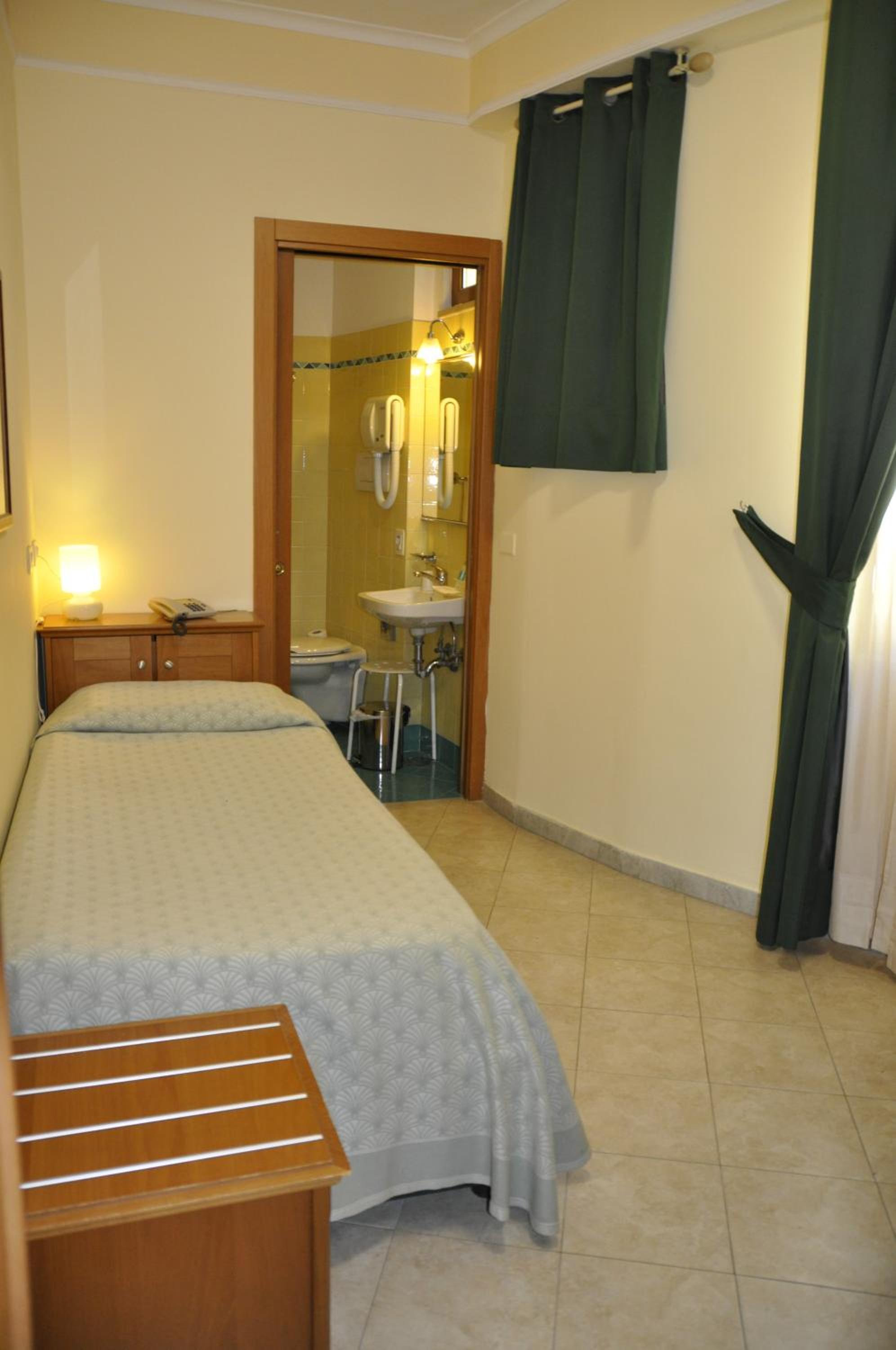 Classic Single Room photo 3