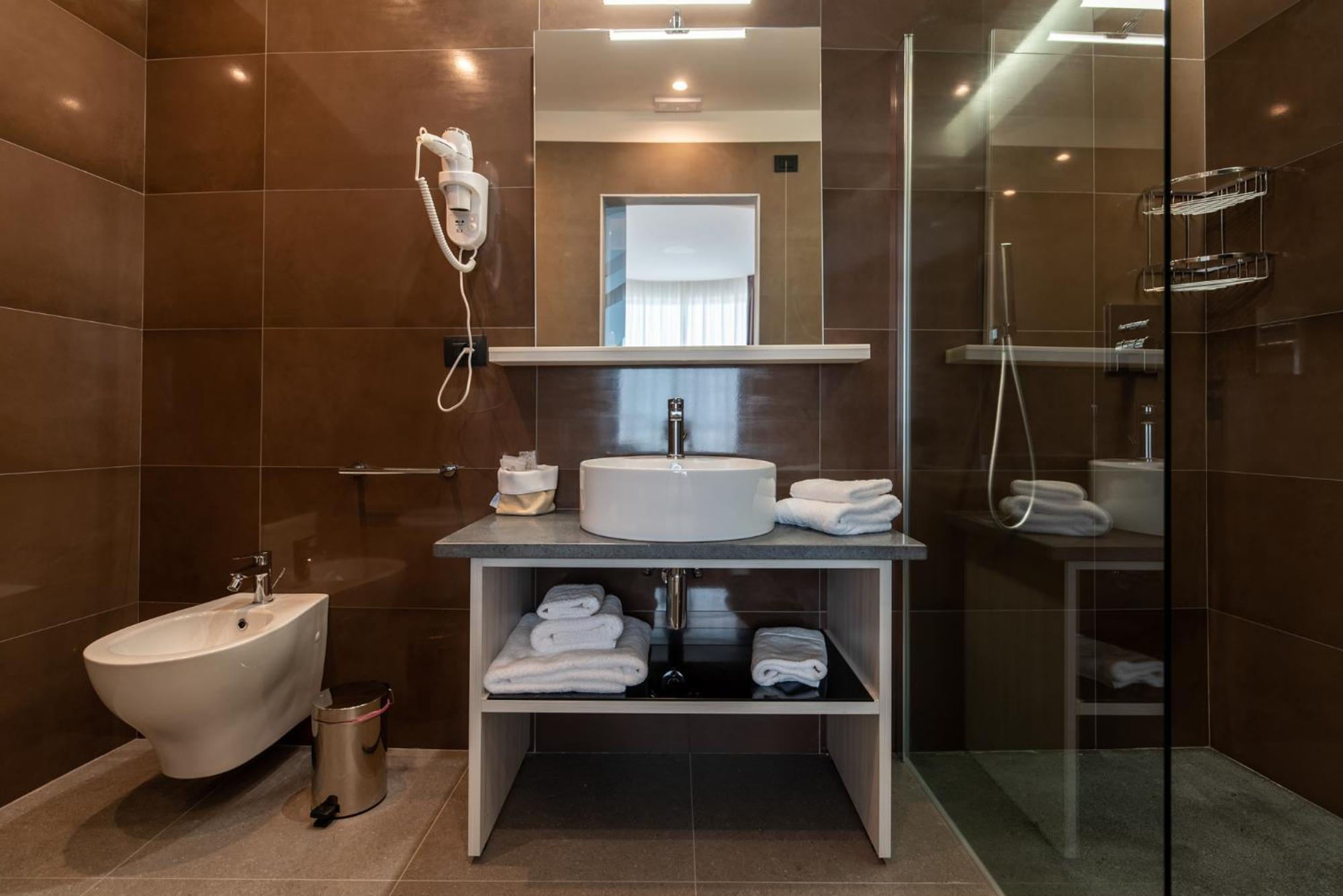 Two-Bedroom Suite - Photo 16