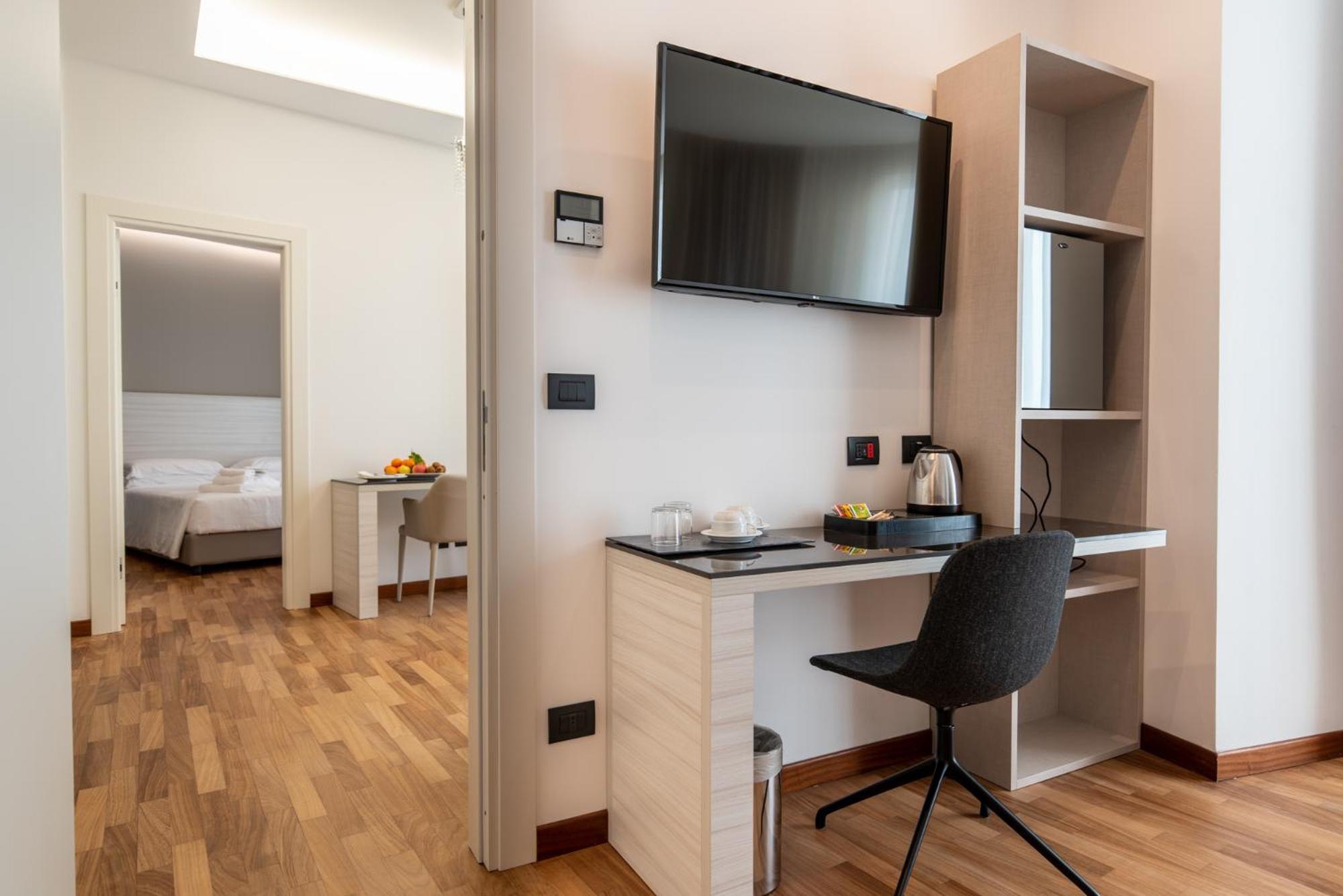 Two-Bedroom Suite - Photo 11
