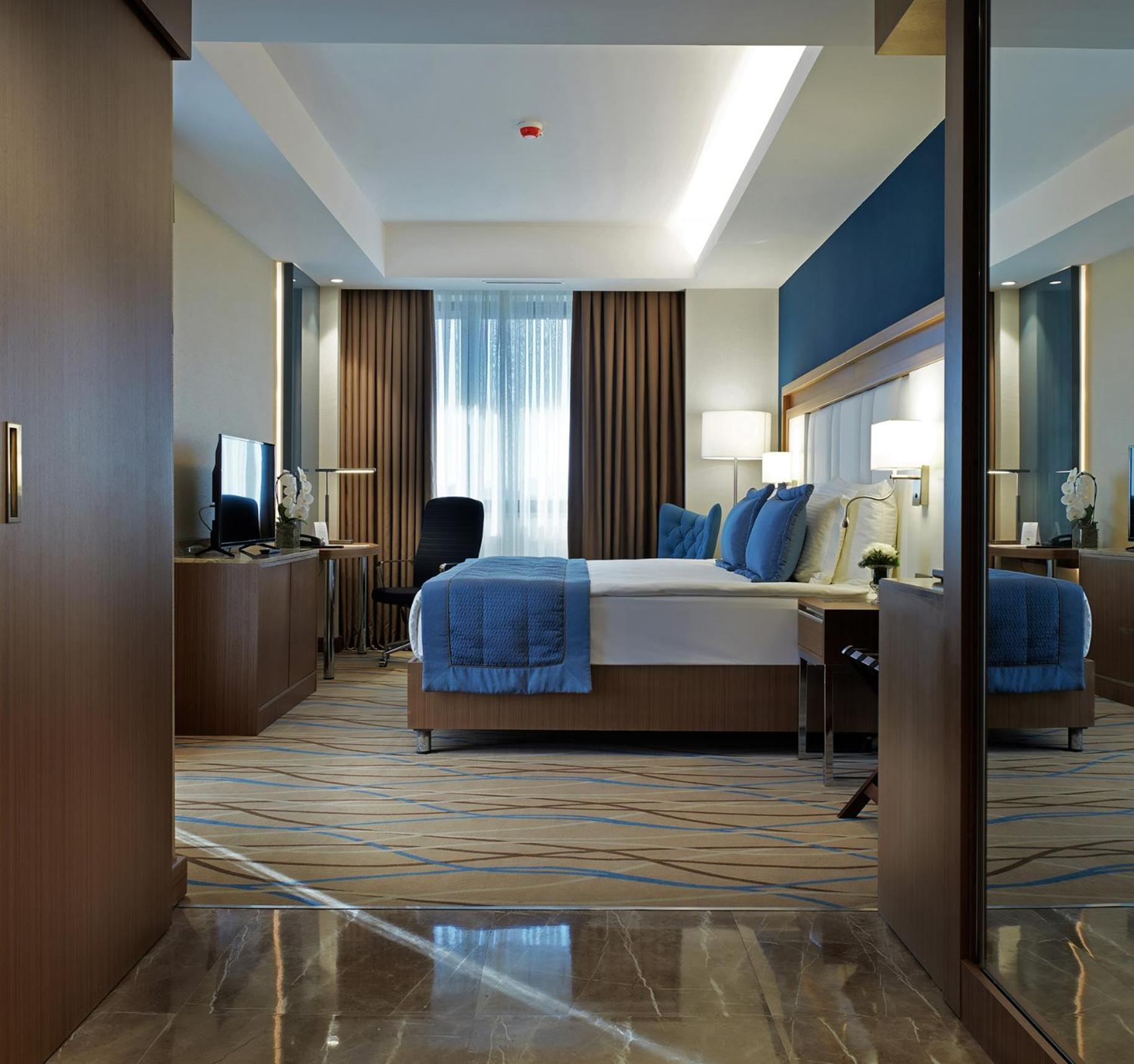 Superior King Room - Photo 1