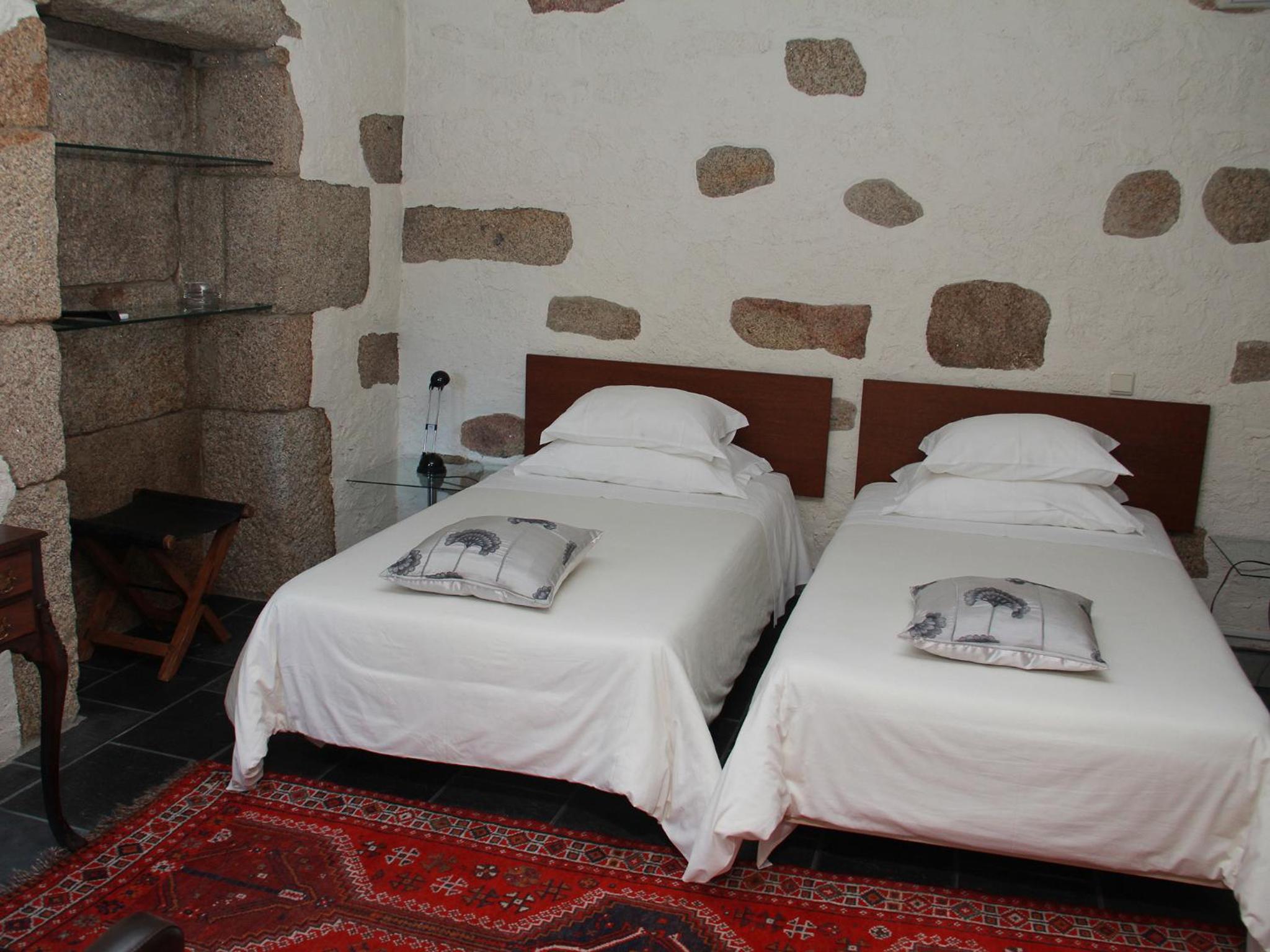 Twin Room - Photo 13