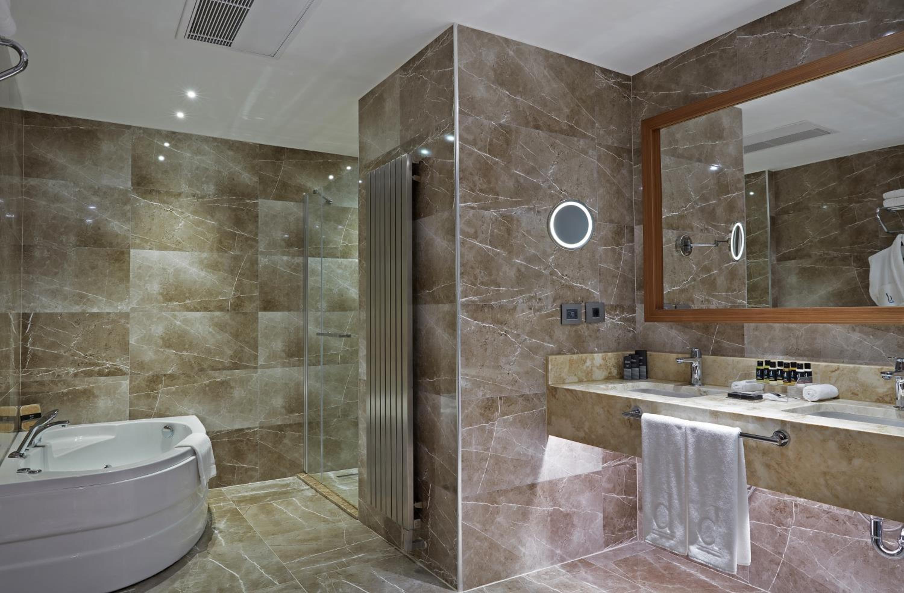 King Room with Spa Bath photo 3