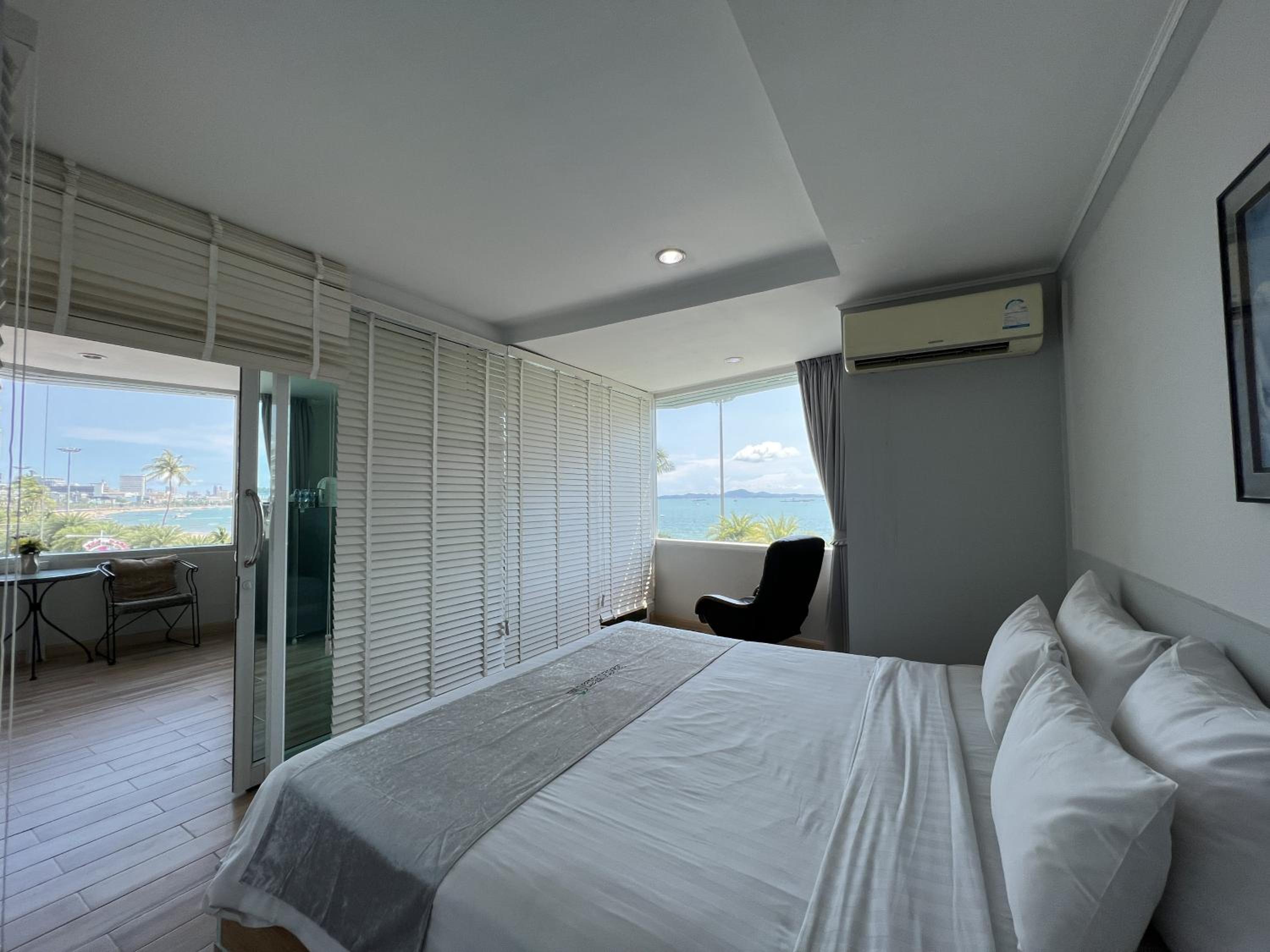 Family Suite with Sea View