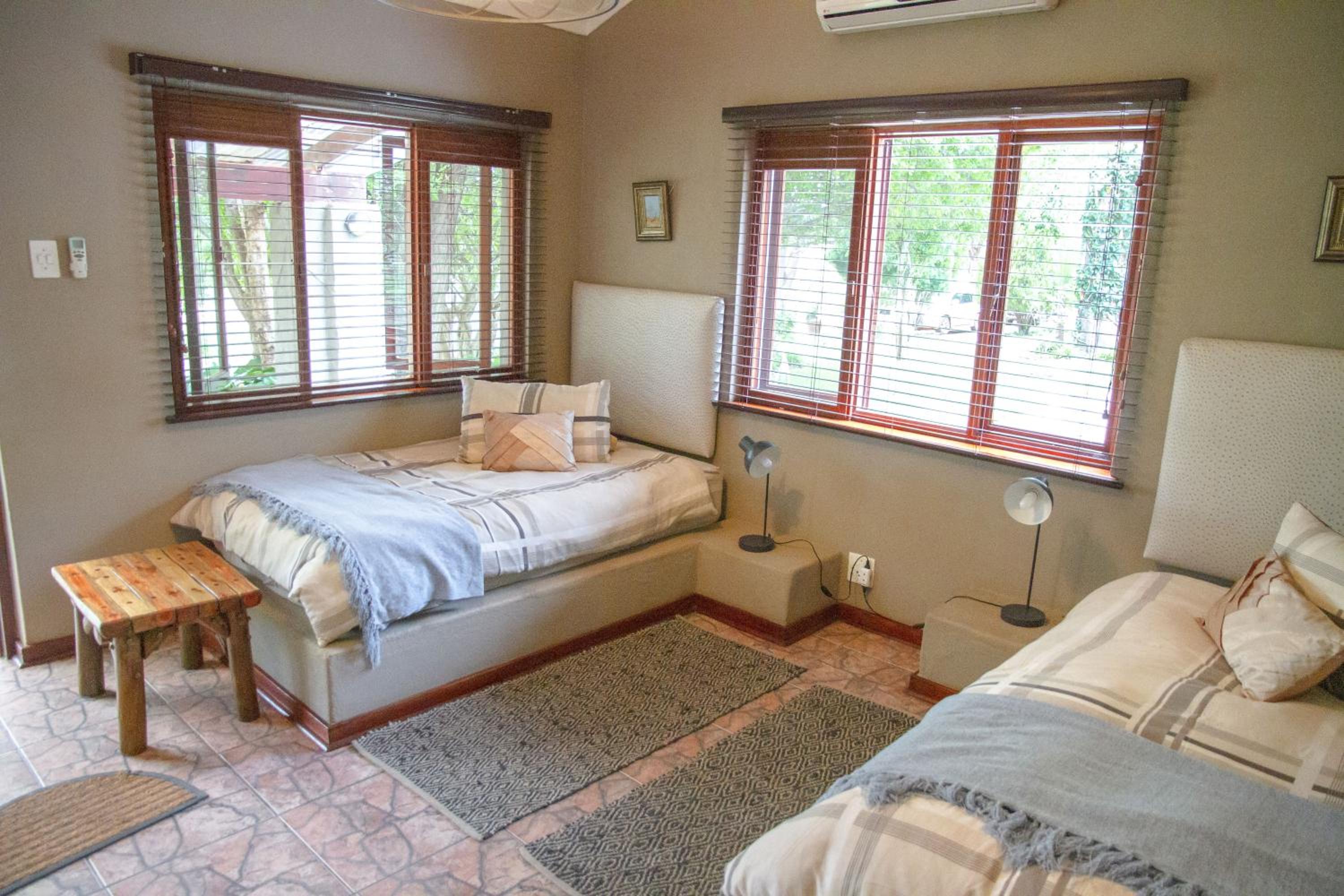 Twin Room - Photo 2