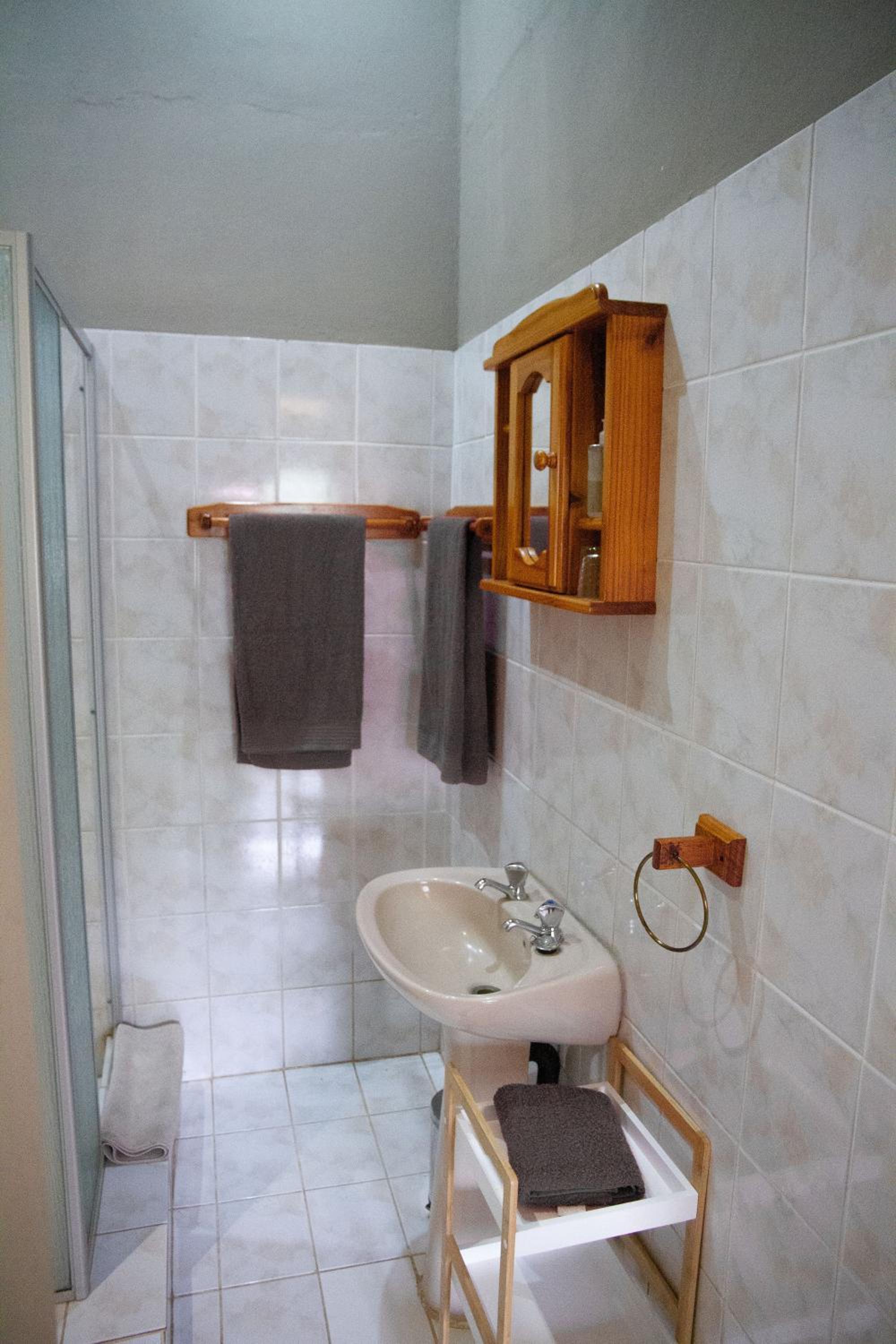 Twin Room - Photo 4