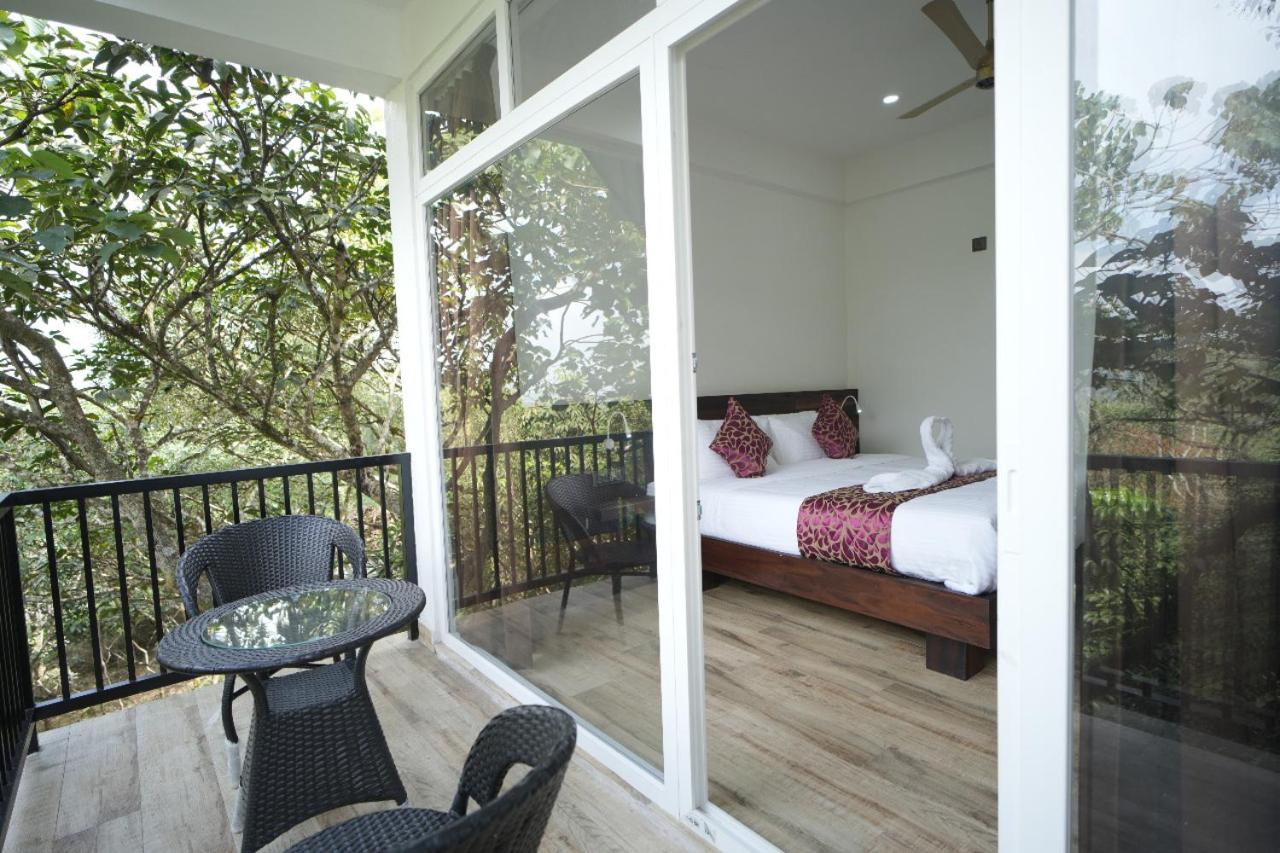King Room With Balcony photo 3