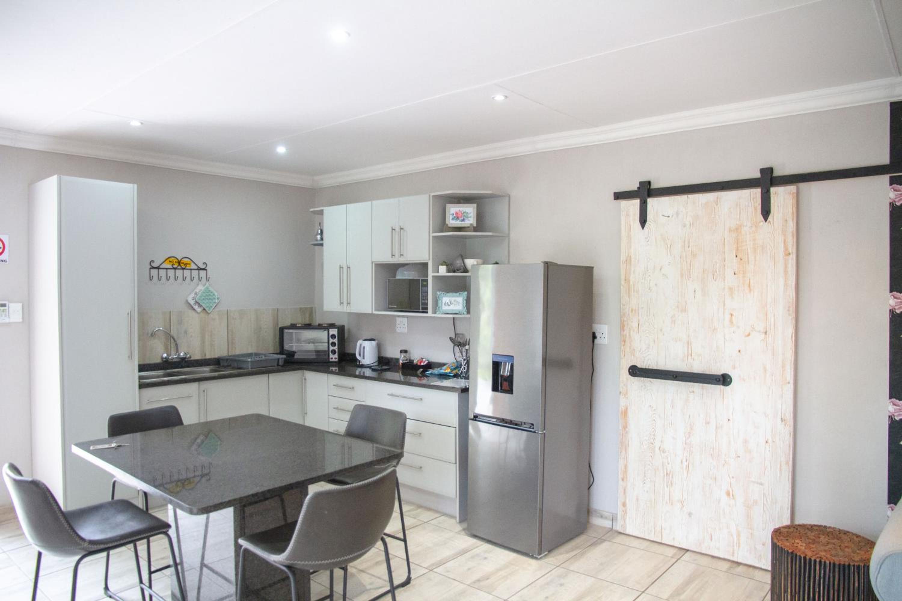 Apartment - Photo 49