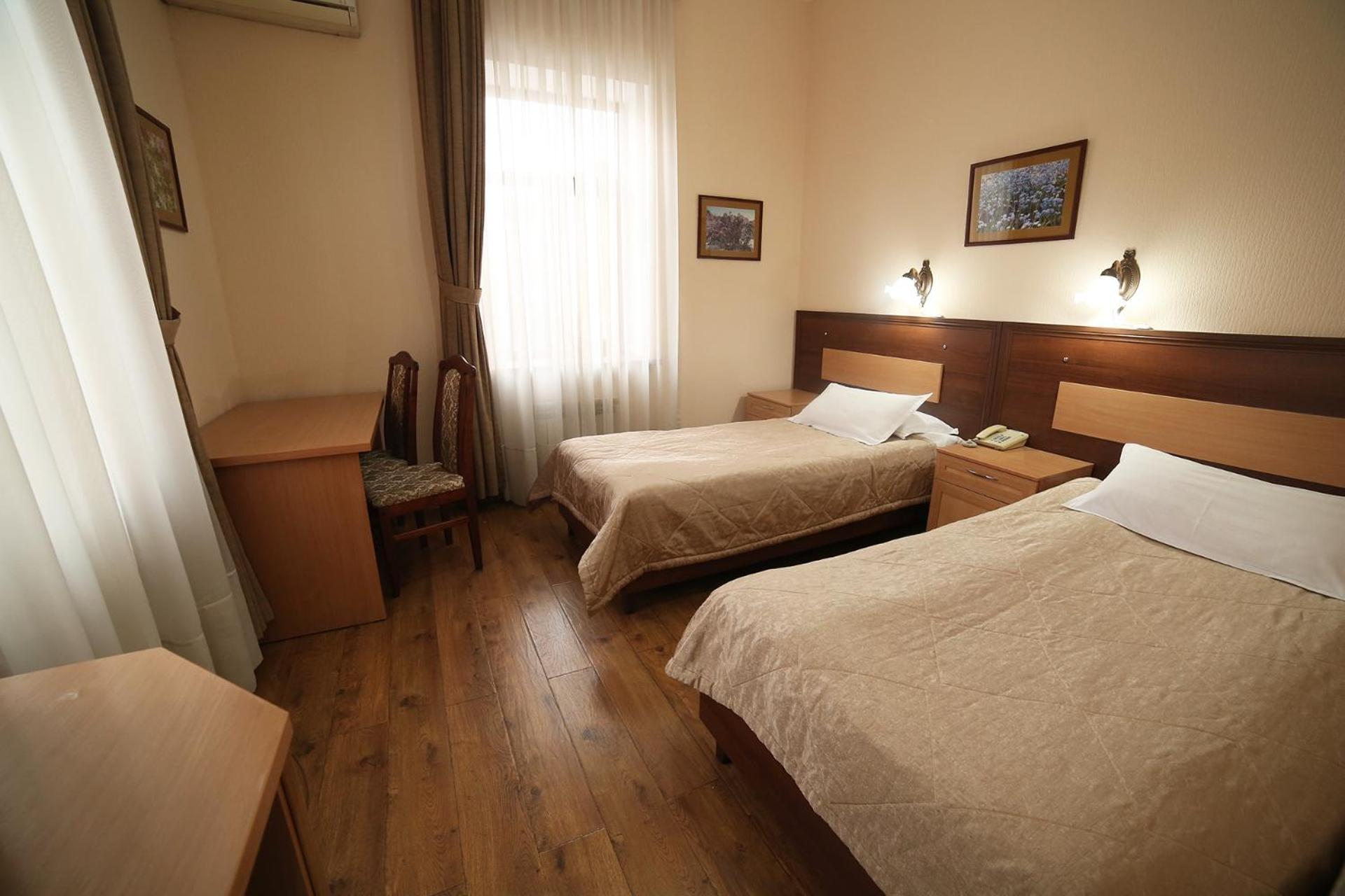 Standard Double or Twin Room - Photo 17
