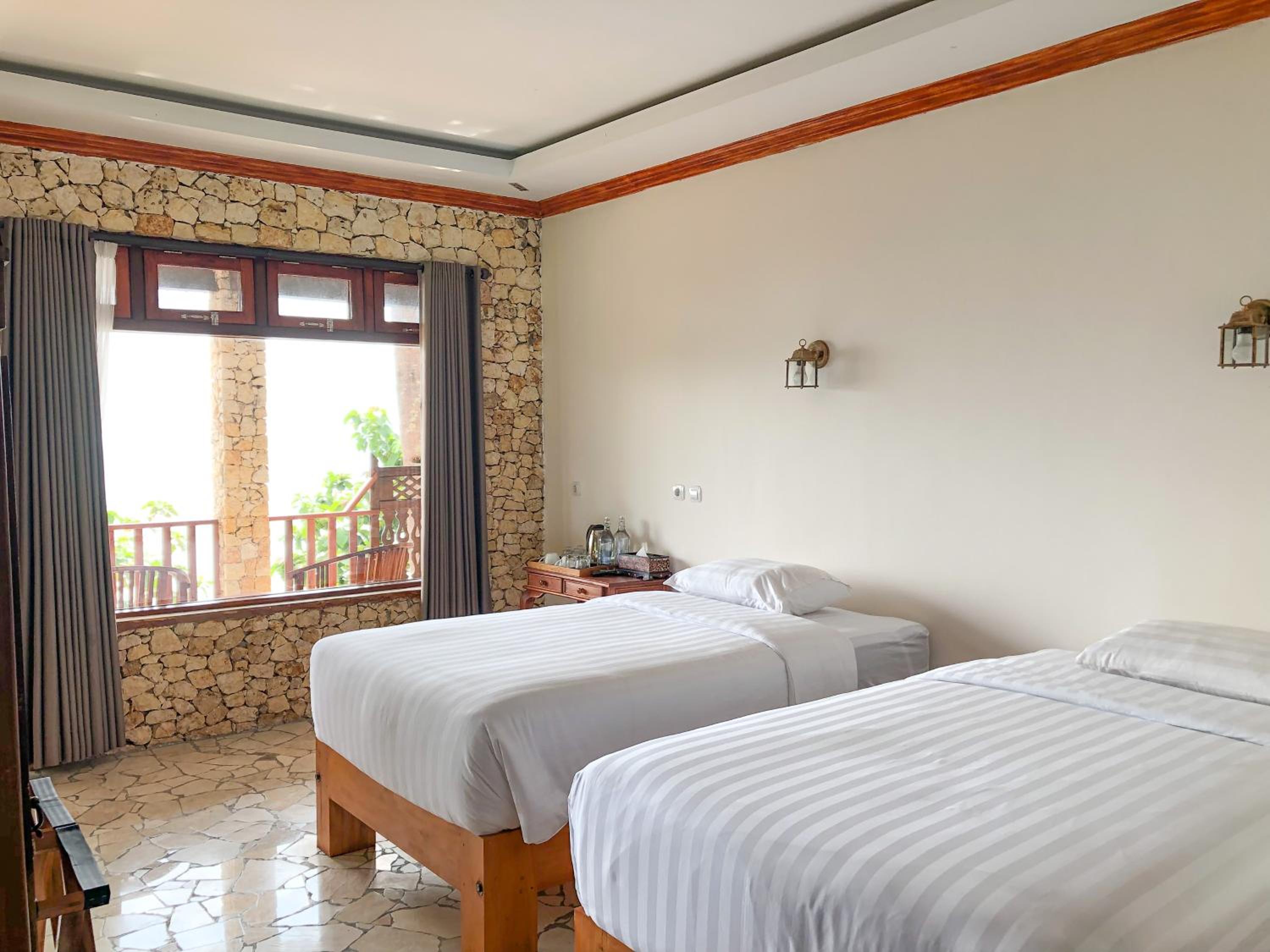 Deluxe Twin Room with Sea View - Photo 22