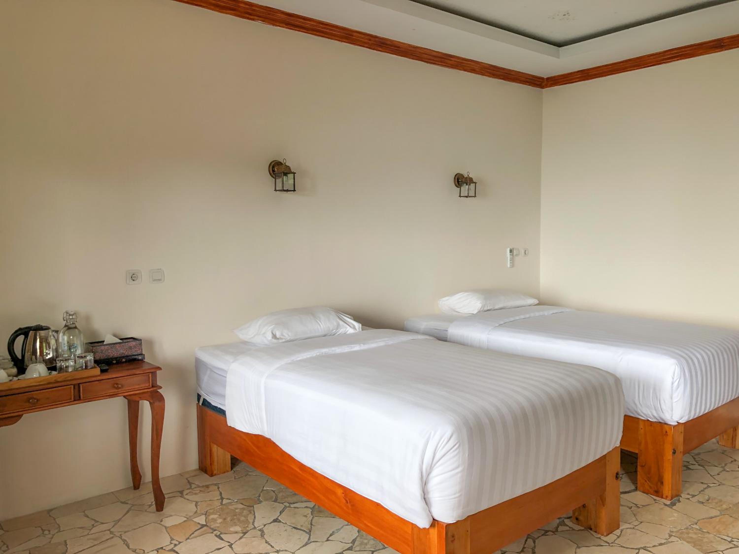 Deluxe Twin Room with Sea View - Photo 25
