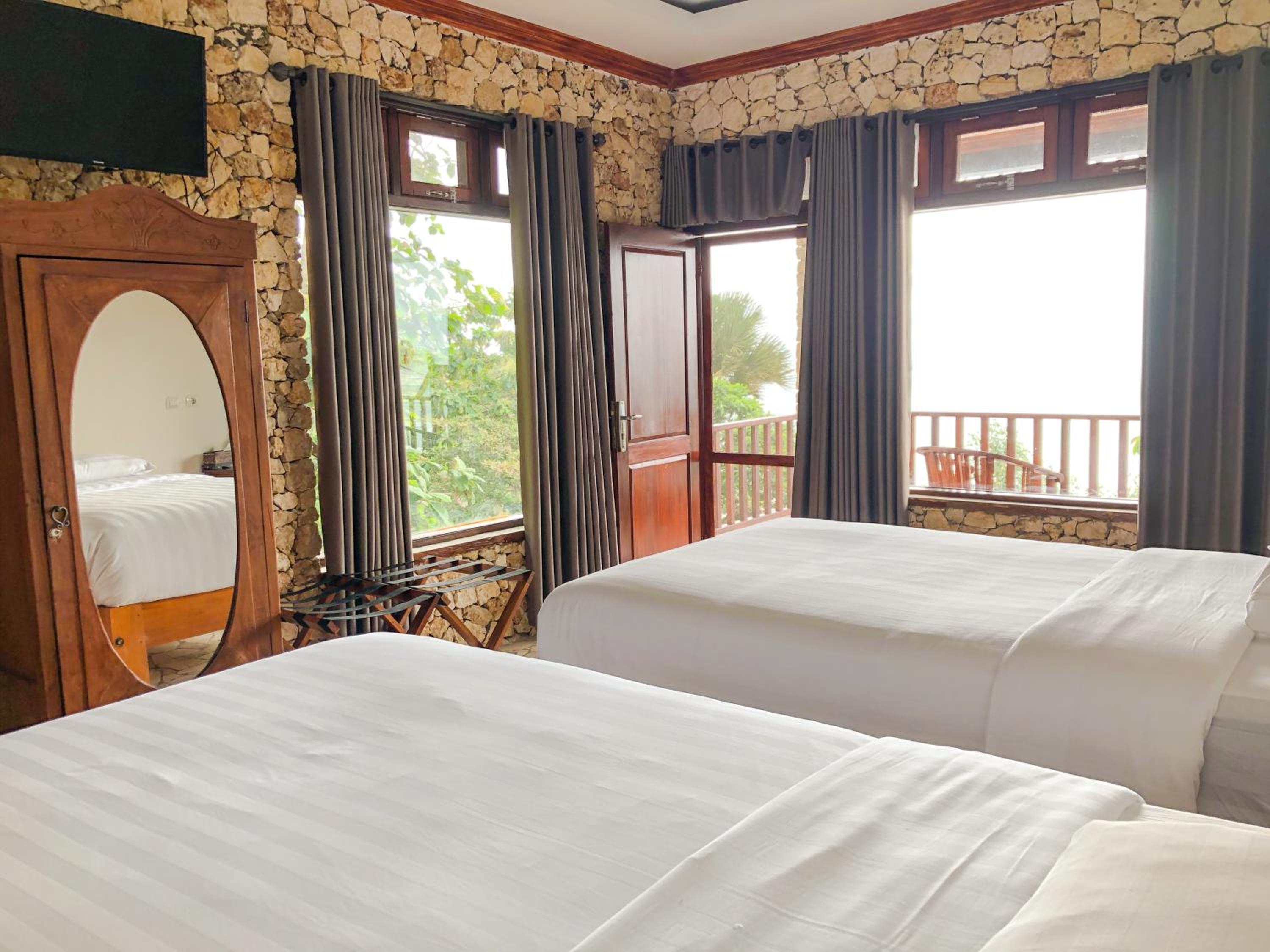 Deluxe Twin Room with Sea View - Photo 28