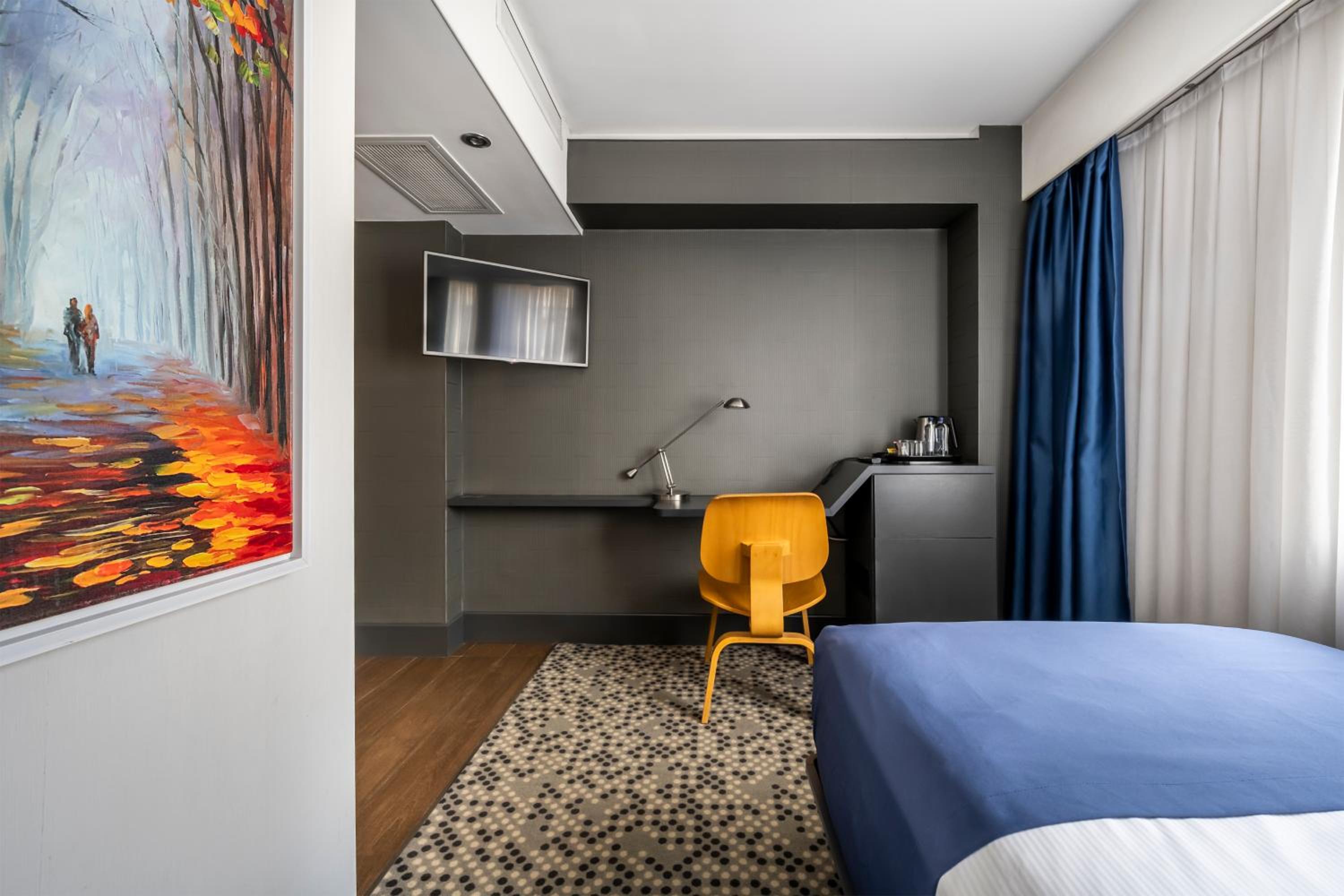 Compact Single Room photo 2
