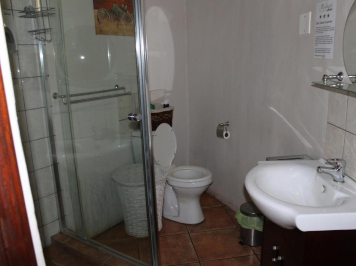 Double or Twin Room with Shower - Photo 4