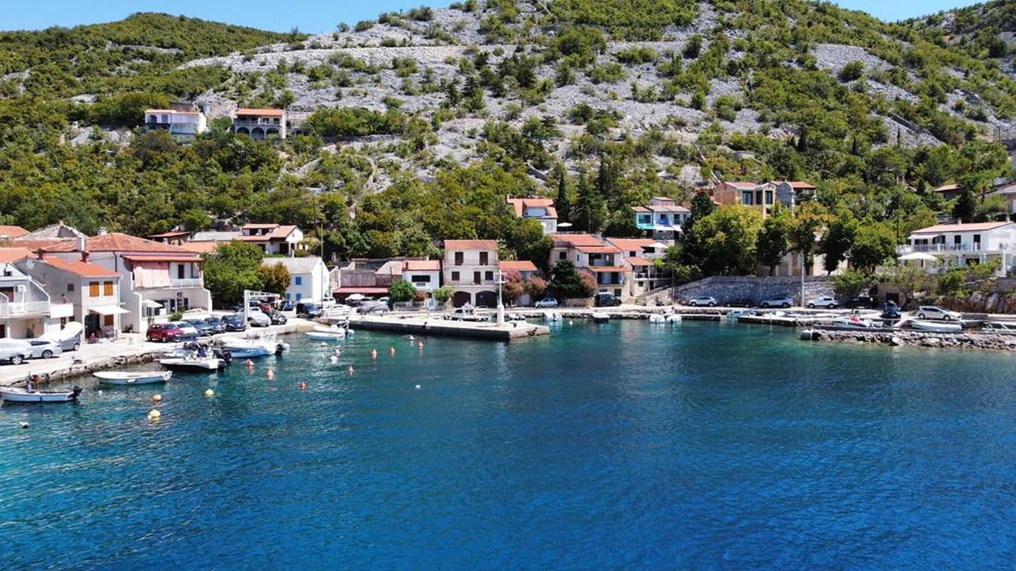 One-Bedroom Apartment with Sea View and Terrace photo 3