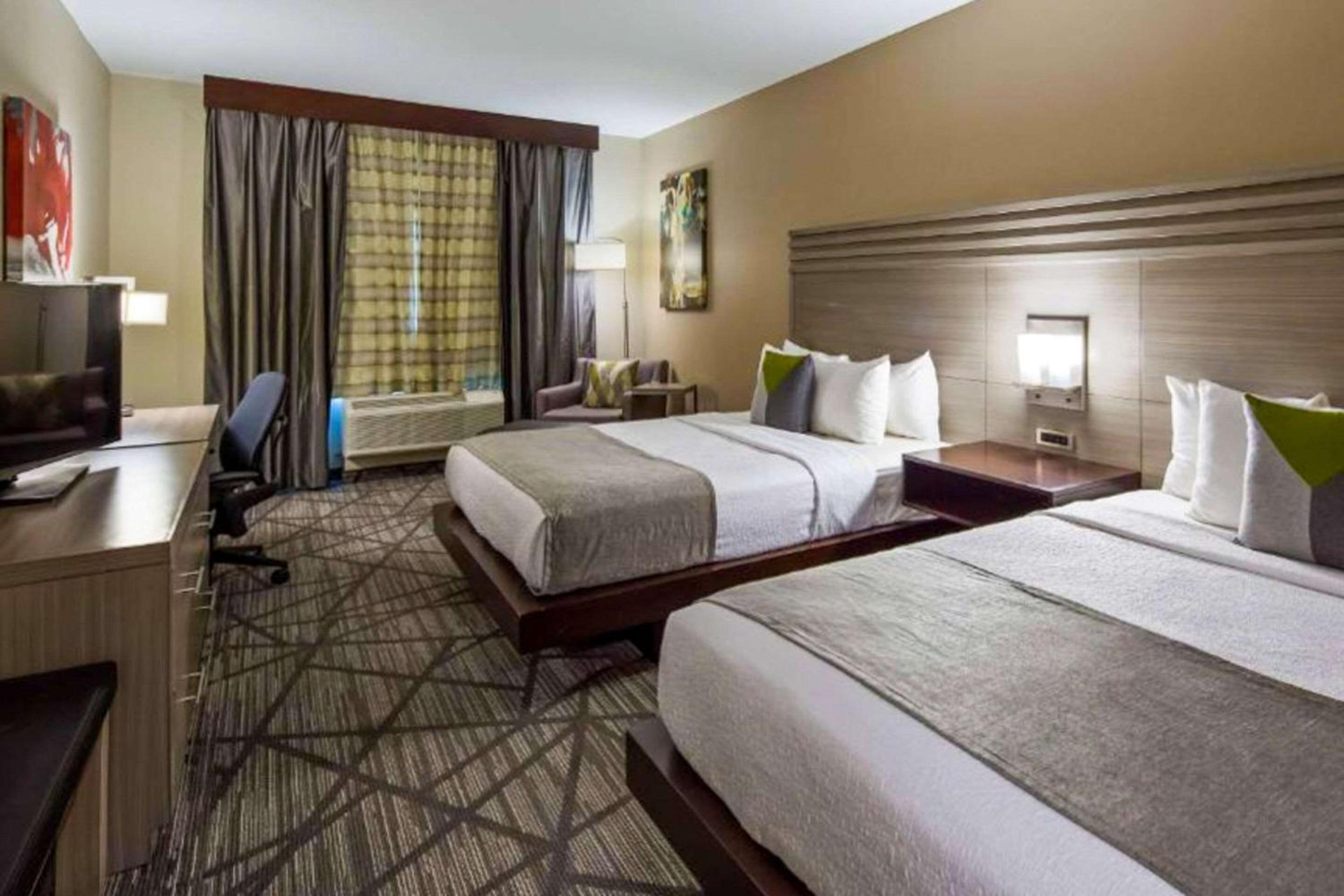 Queen Room with Two Queen Beds - Non-Smoking