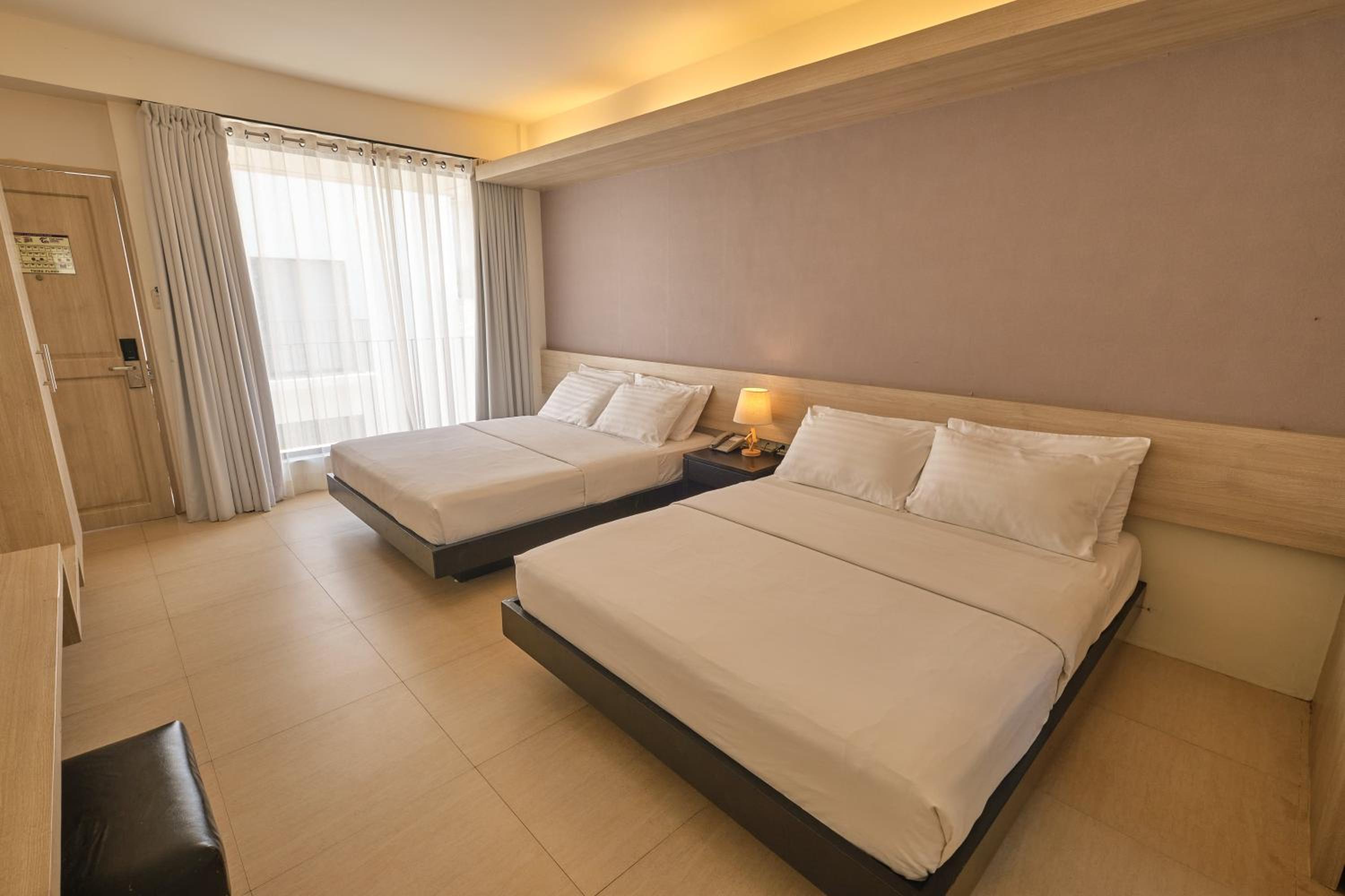 Premiere Room with Two Queen Beds photo 1