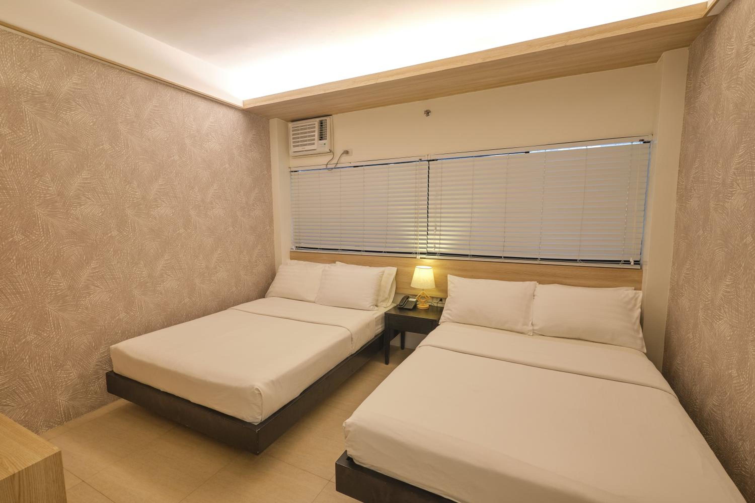 Standard Room with Two Double Beds photo 1