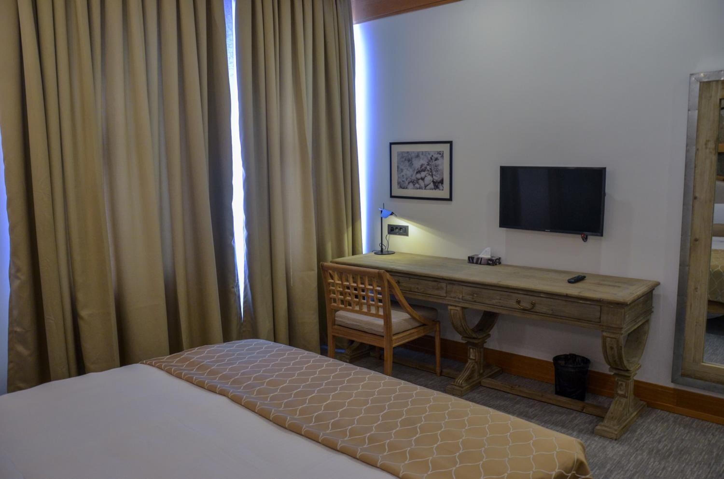 Standard Double Room - Photo 7