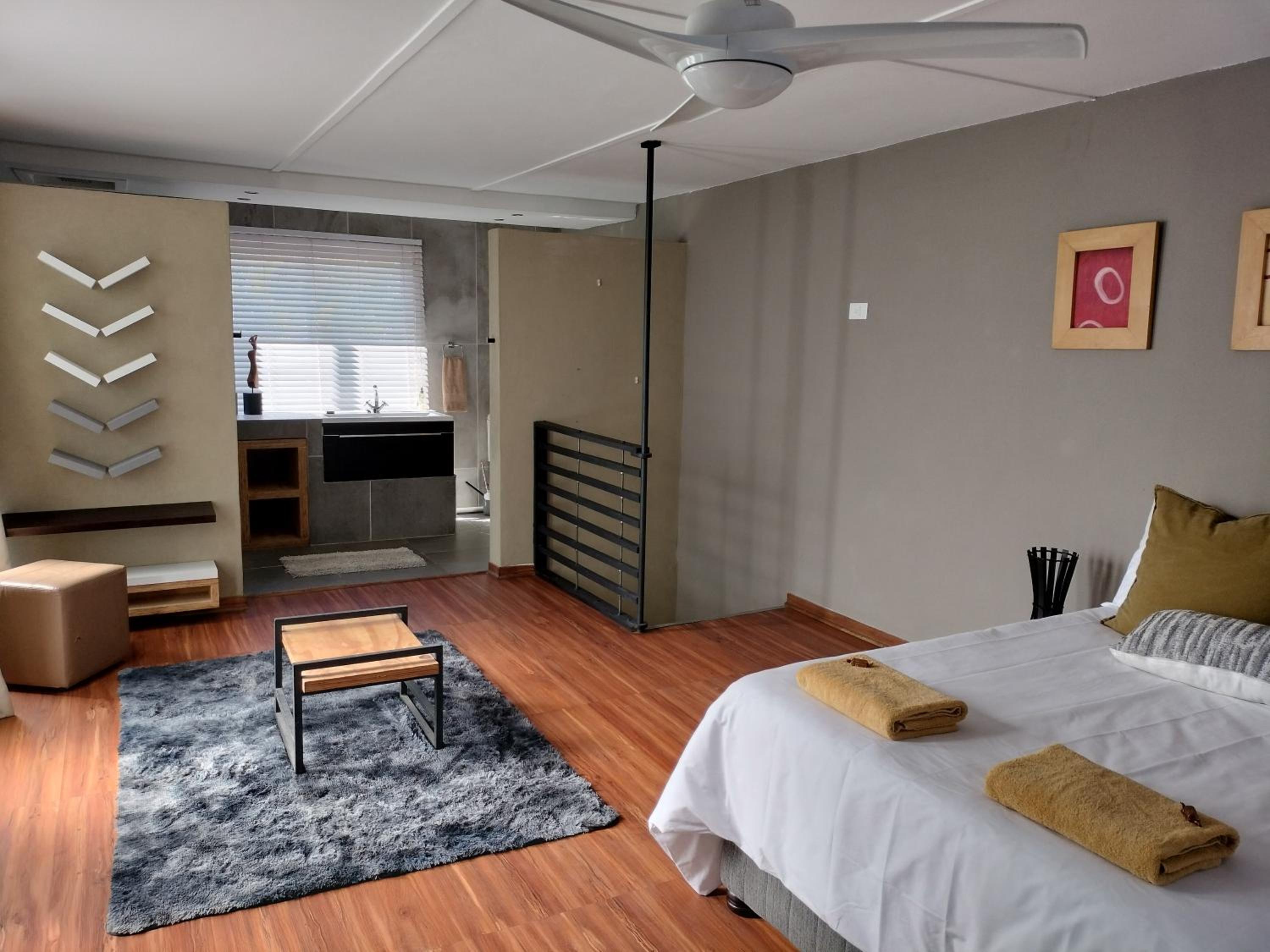 Deluxe Apartment photo 2