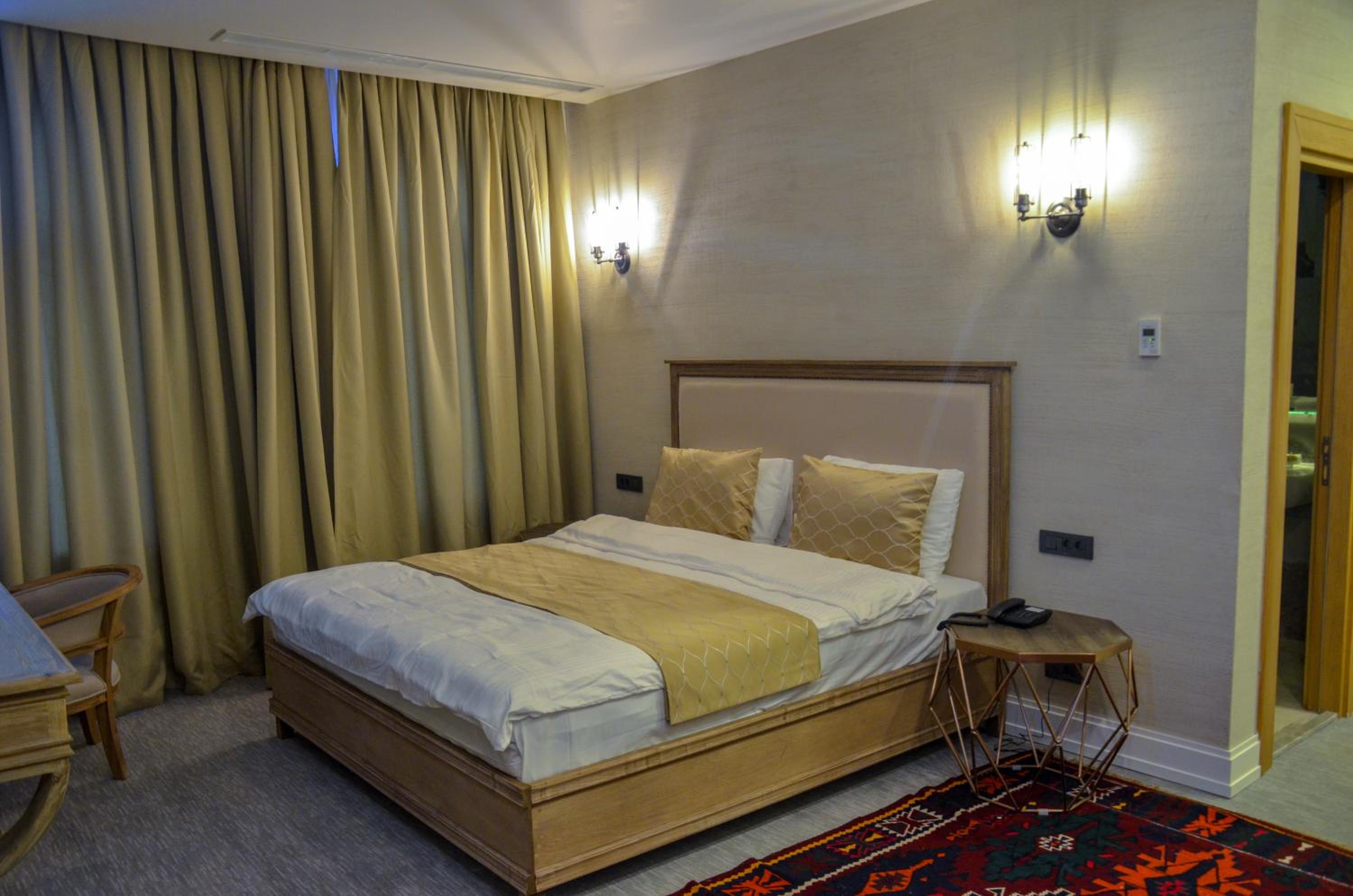Standard Double Room - Photo 10