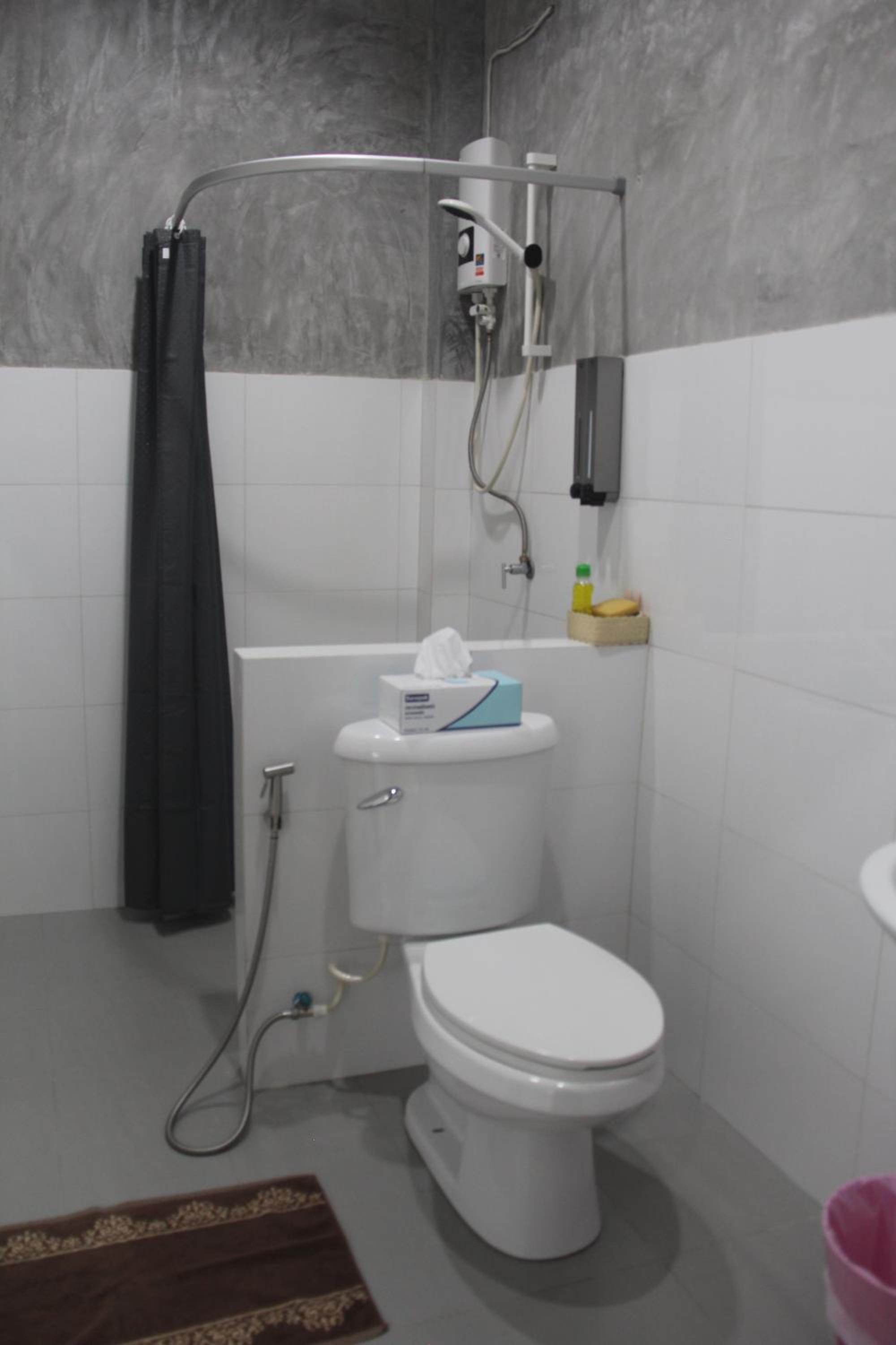 Double Room with Balcony - Photo 3